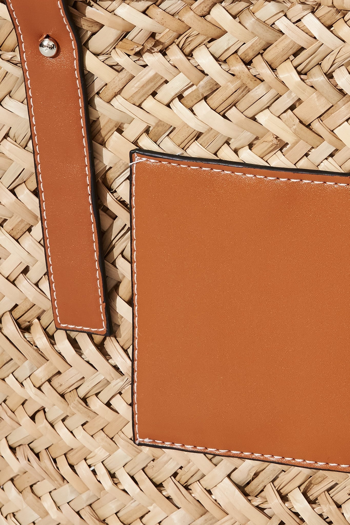 August + Delilah Joscelin Straw Bag In Tan