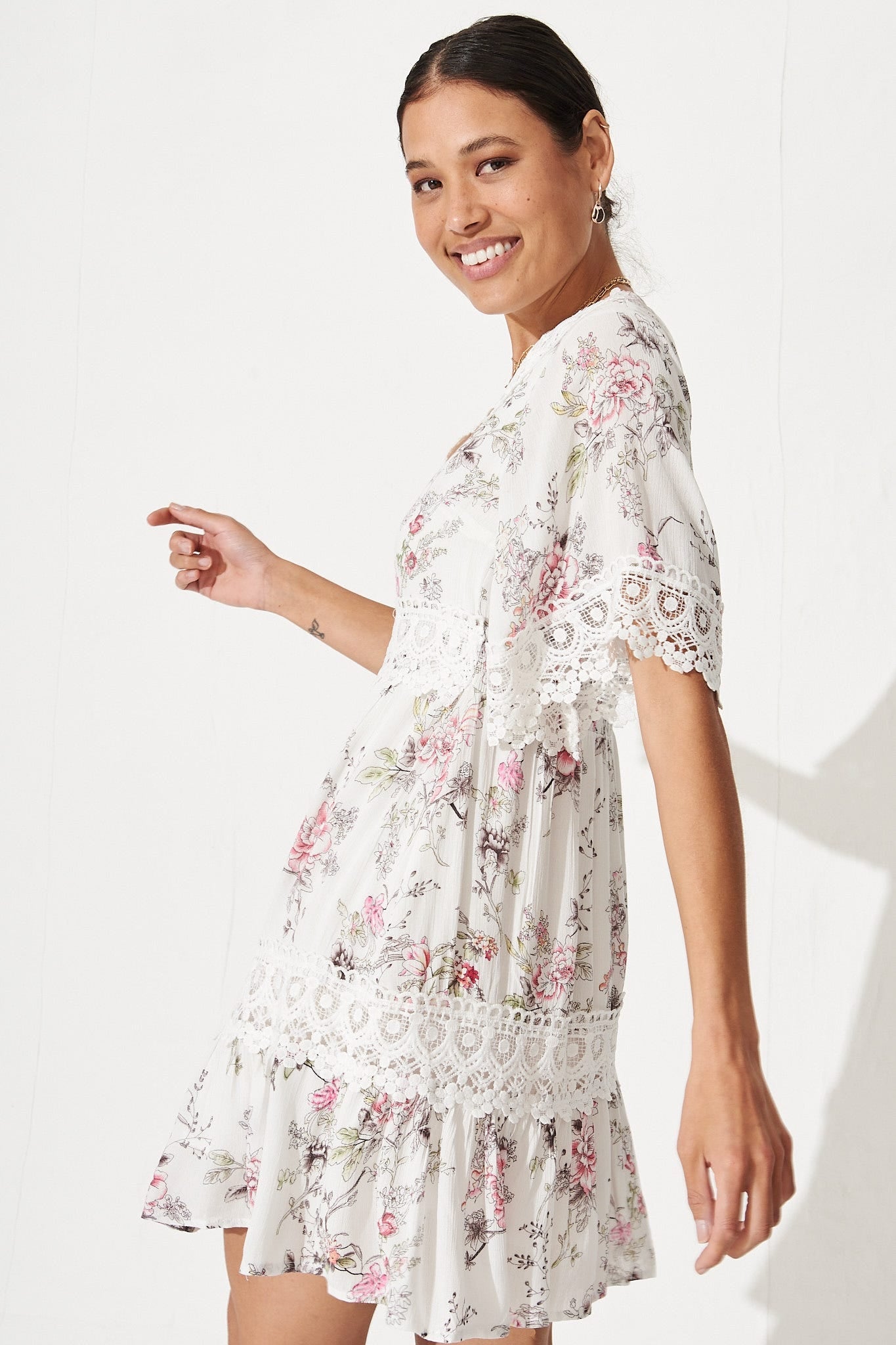 Macca Dress In White With Blush Floral
