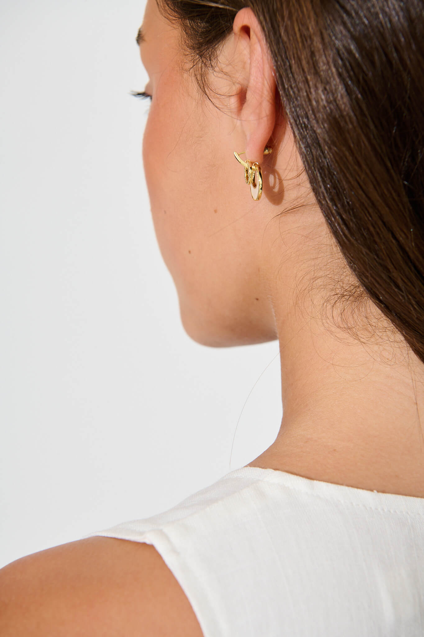 Jovelle Drop Earrings in White Pearl