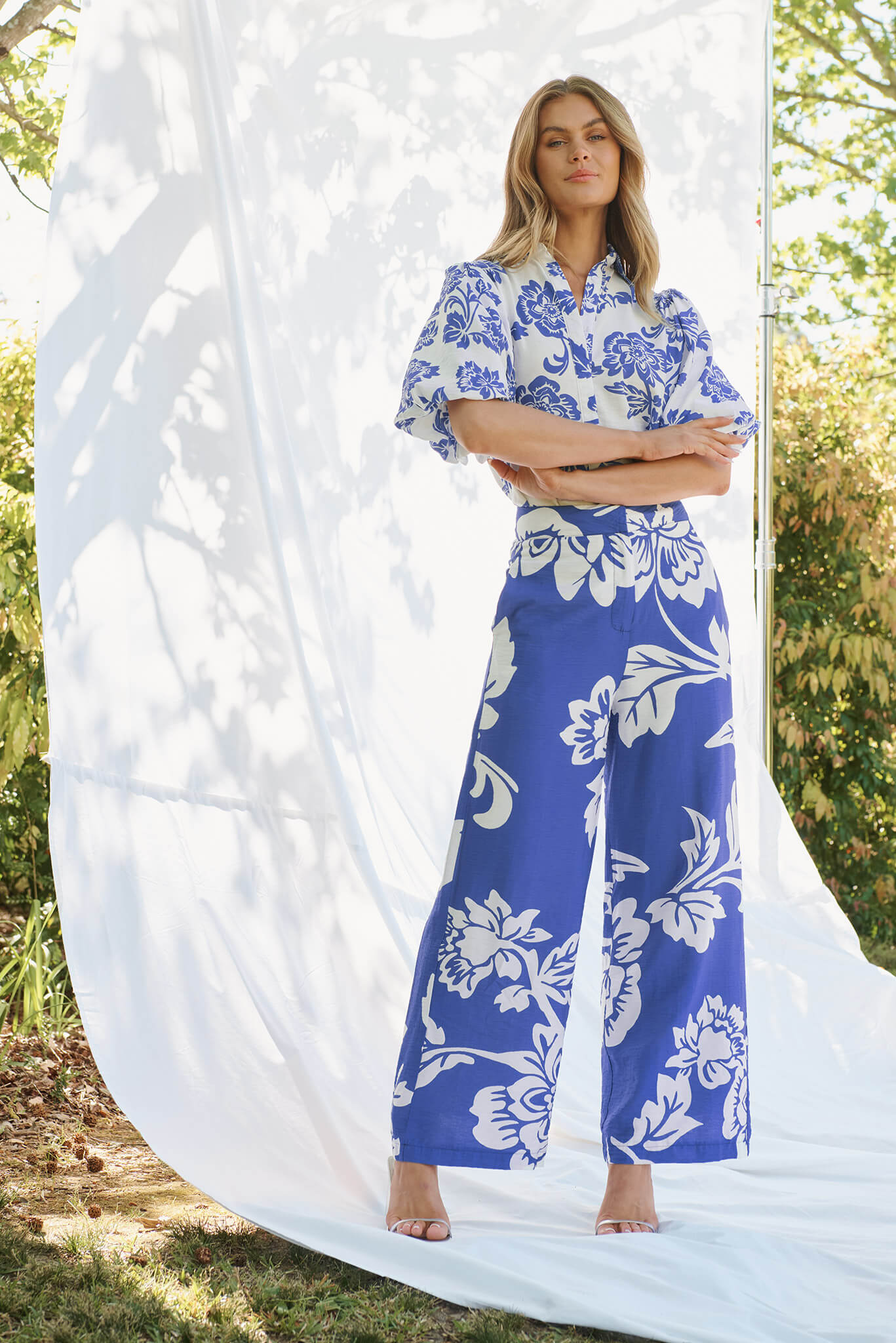 Aldridge Pant In Blue With White Floral