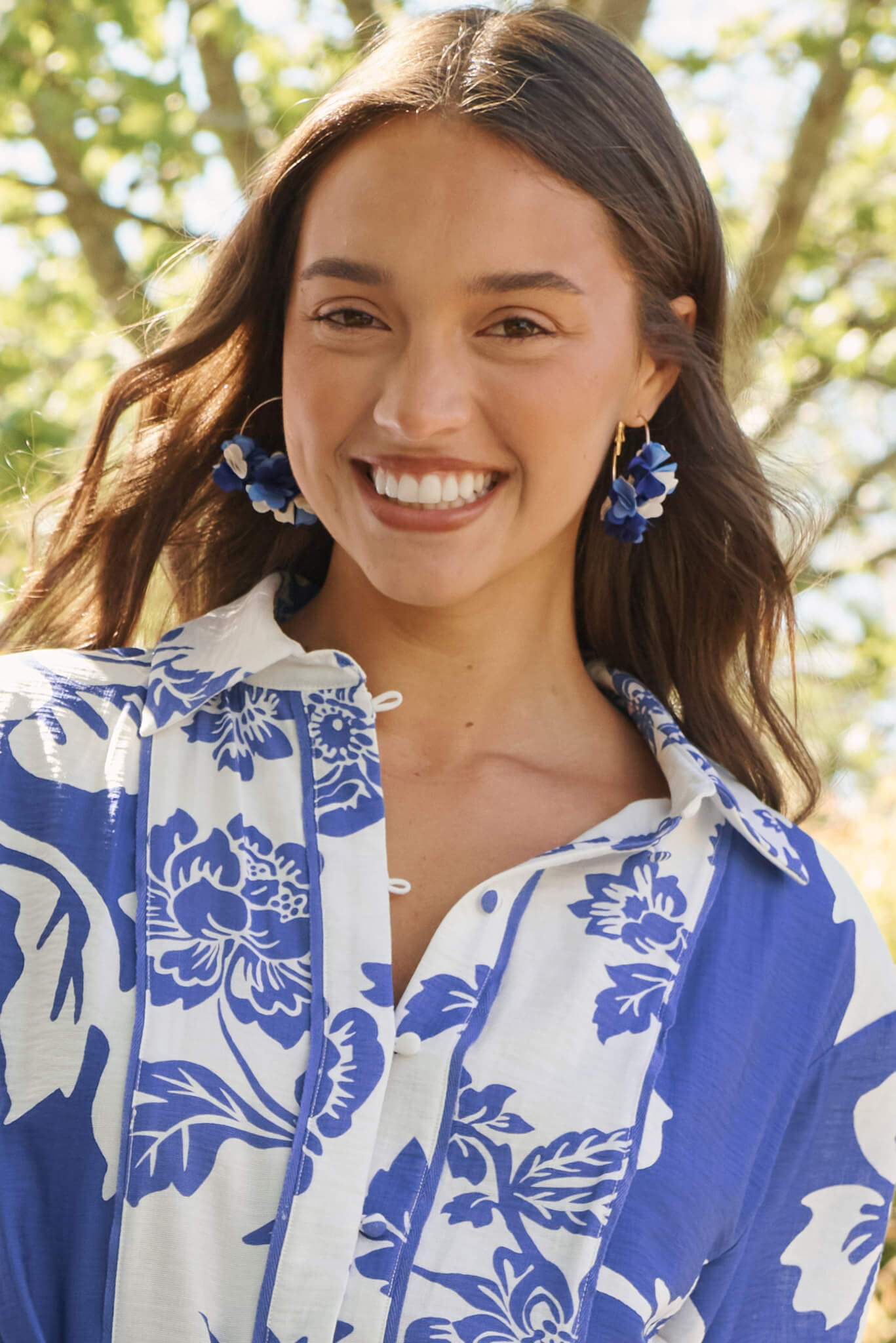 Domini Hoop Earrings in Navy and White