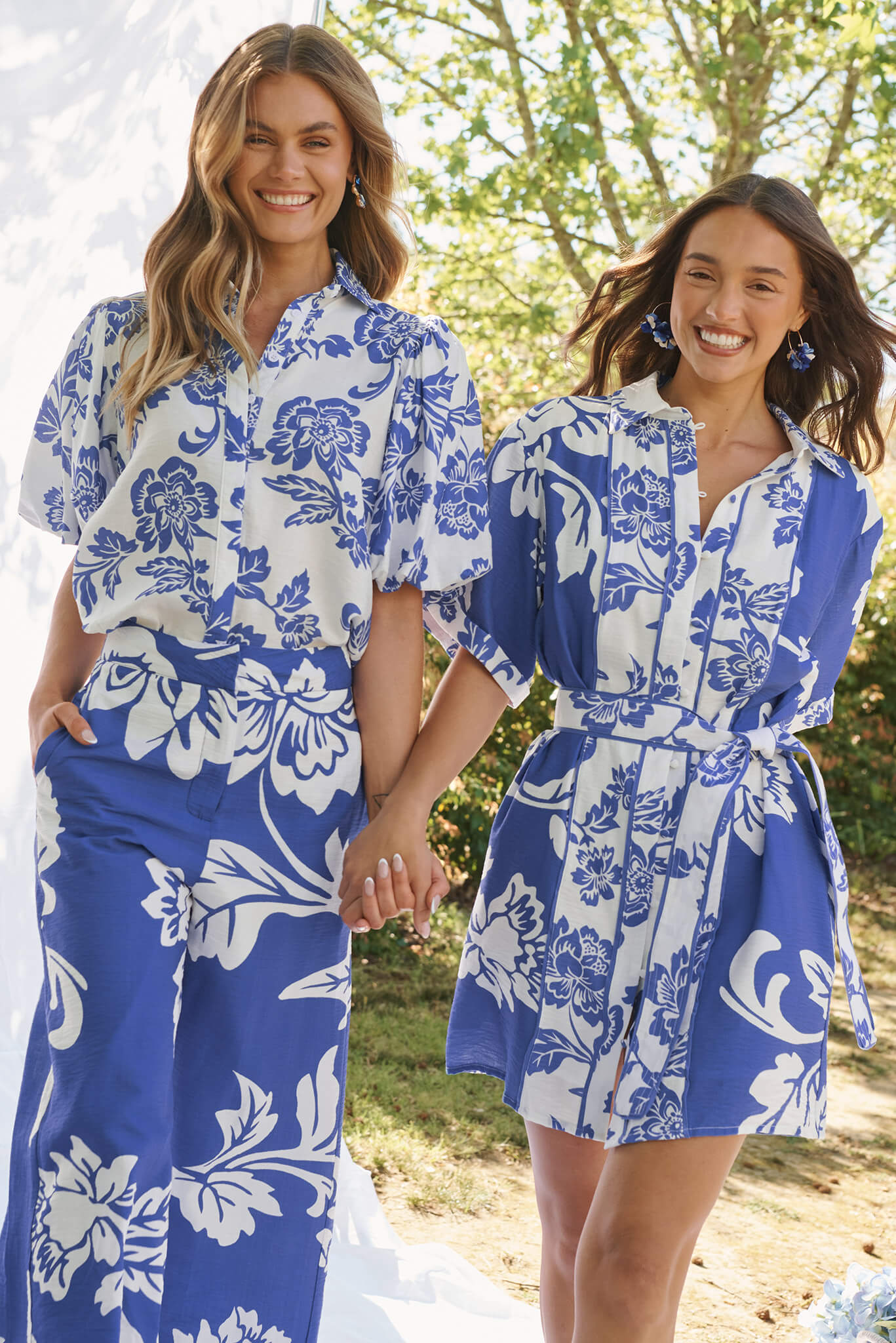 Orland Shirt In White With Blue Floral