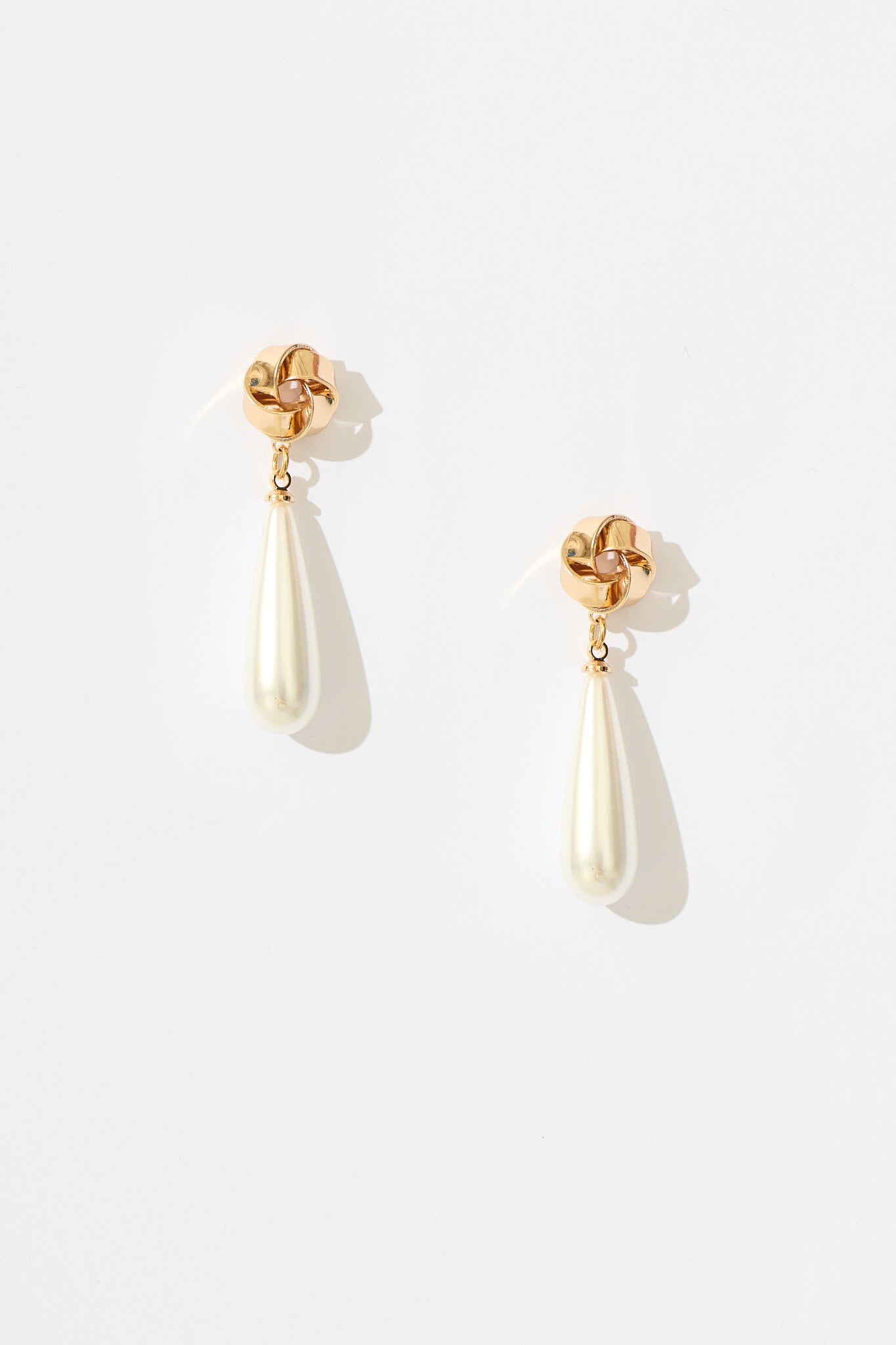 Ivora Drop Earrings in Gold with Pearl