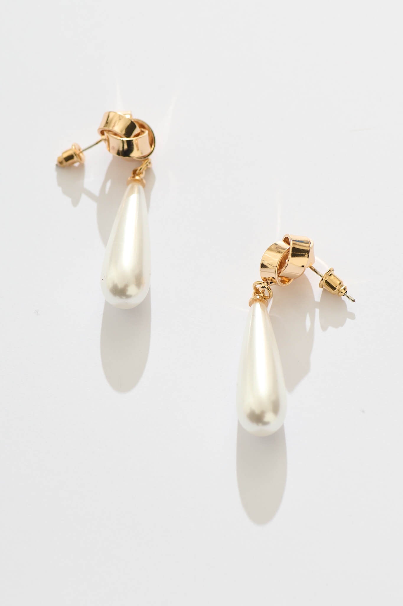 Ivora Drop Earrings in Gold with Pearl