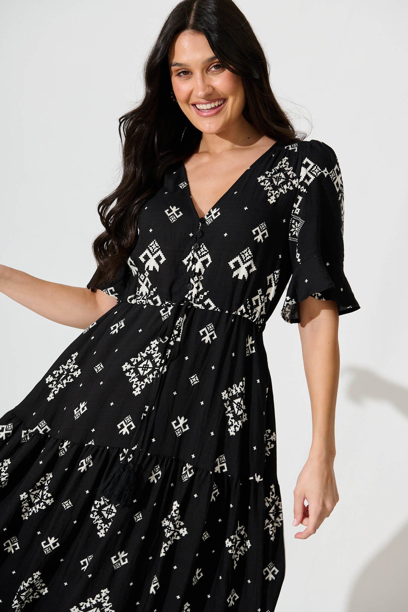 Valya Maxi Dress In Black with Cream Print Blend