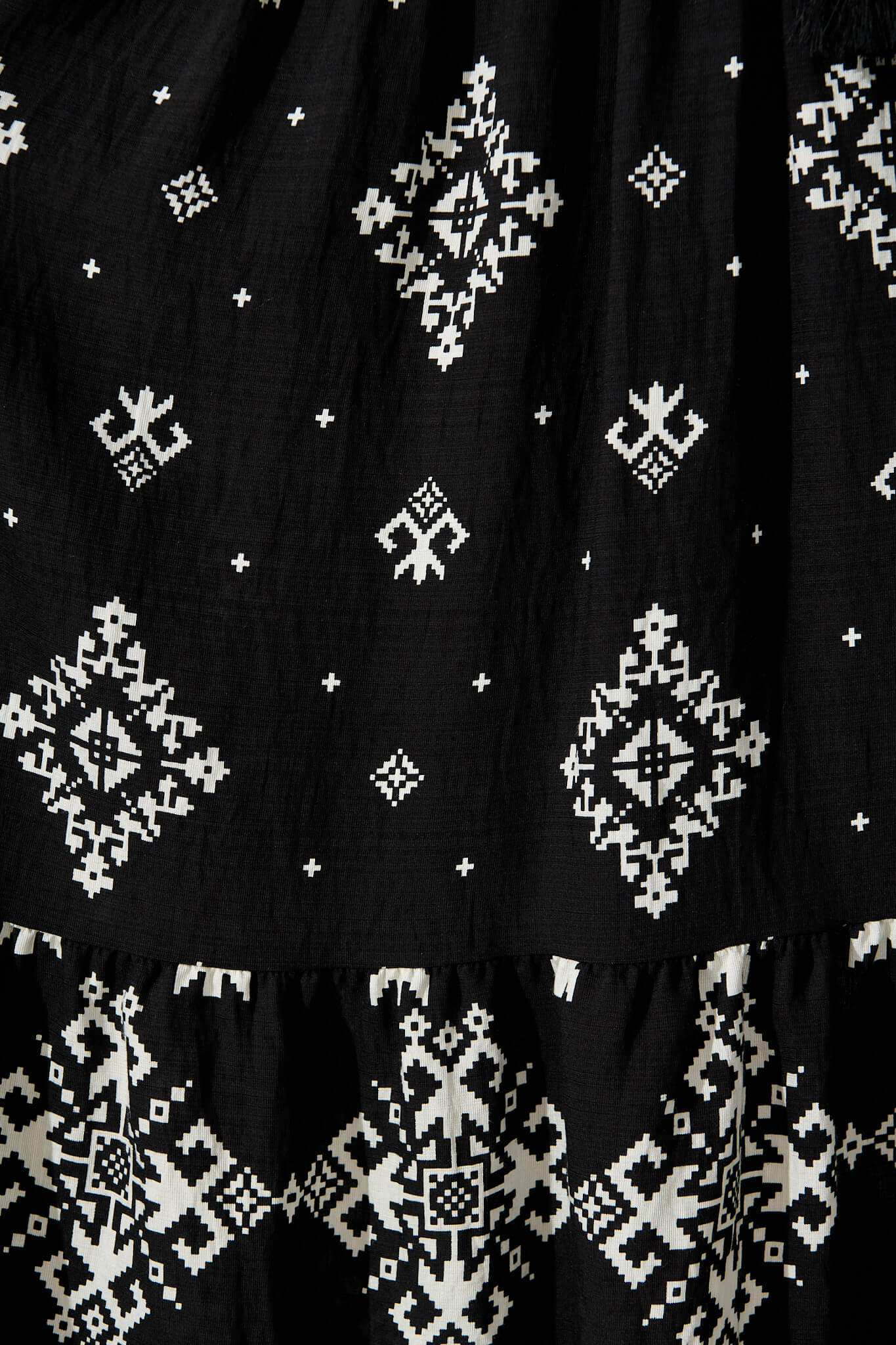 Valya Maxi Dress In Black with Cream Print Blend