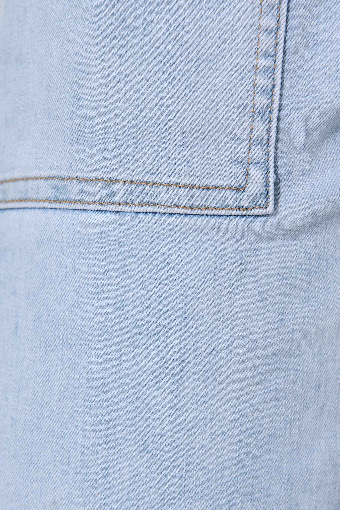 Tavi Short in Light Blue Denim