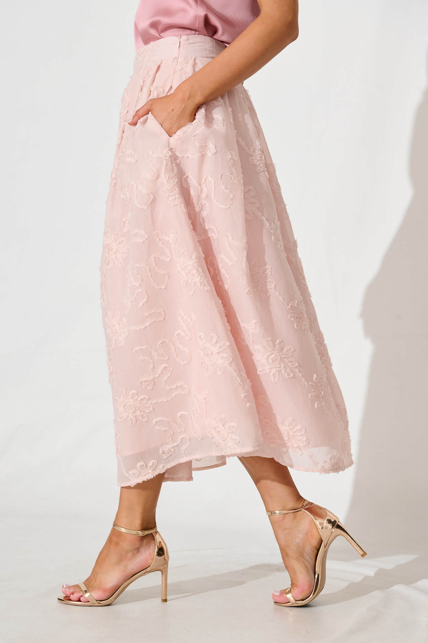 Westpointe Midi Skirt in Blush Textured Floral