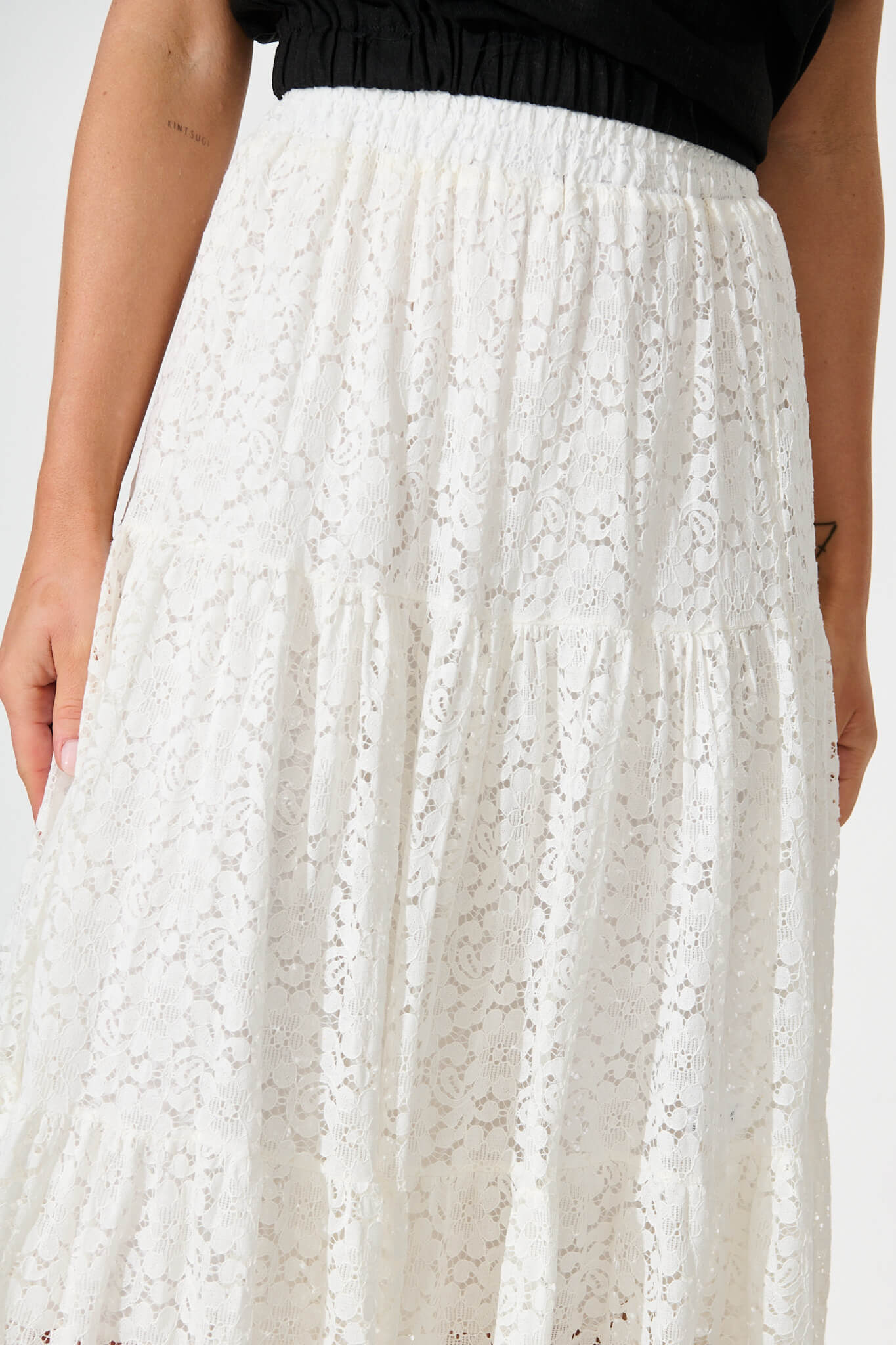 Augustus Midi Skirt in Cream Lace