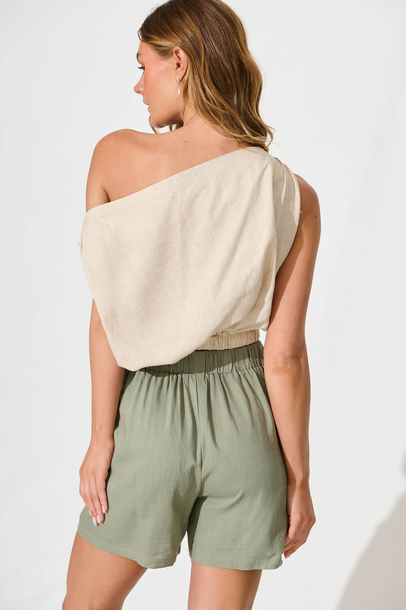 Alistair Shorts in Khaki Linen Blend