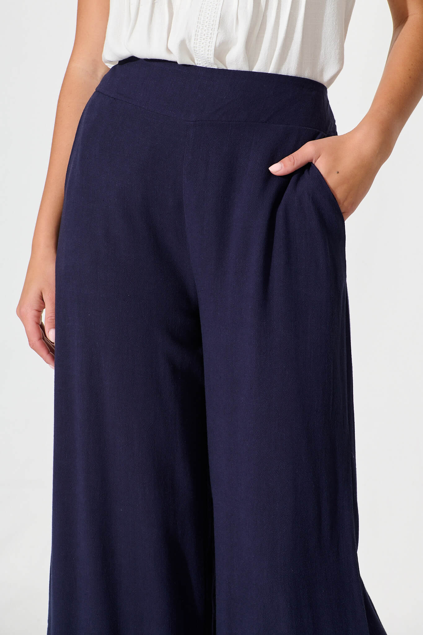 Sirsha Pant in Navy Linen Blend
