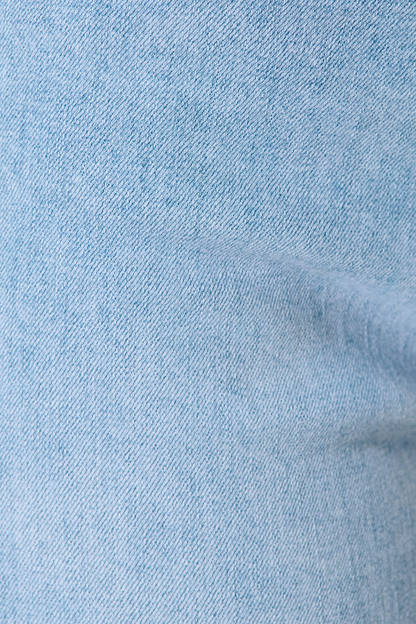 Aidy High Rise Relaxed Leg Crop Jean in Light Blue Denim