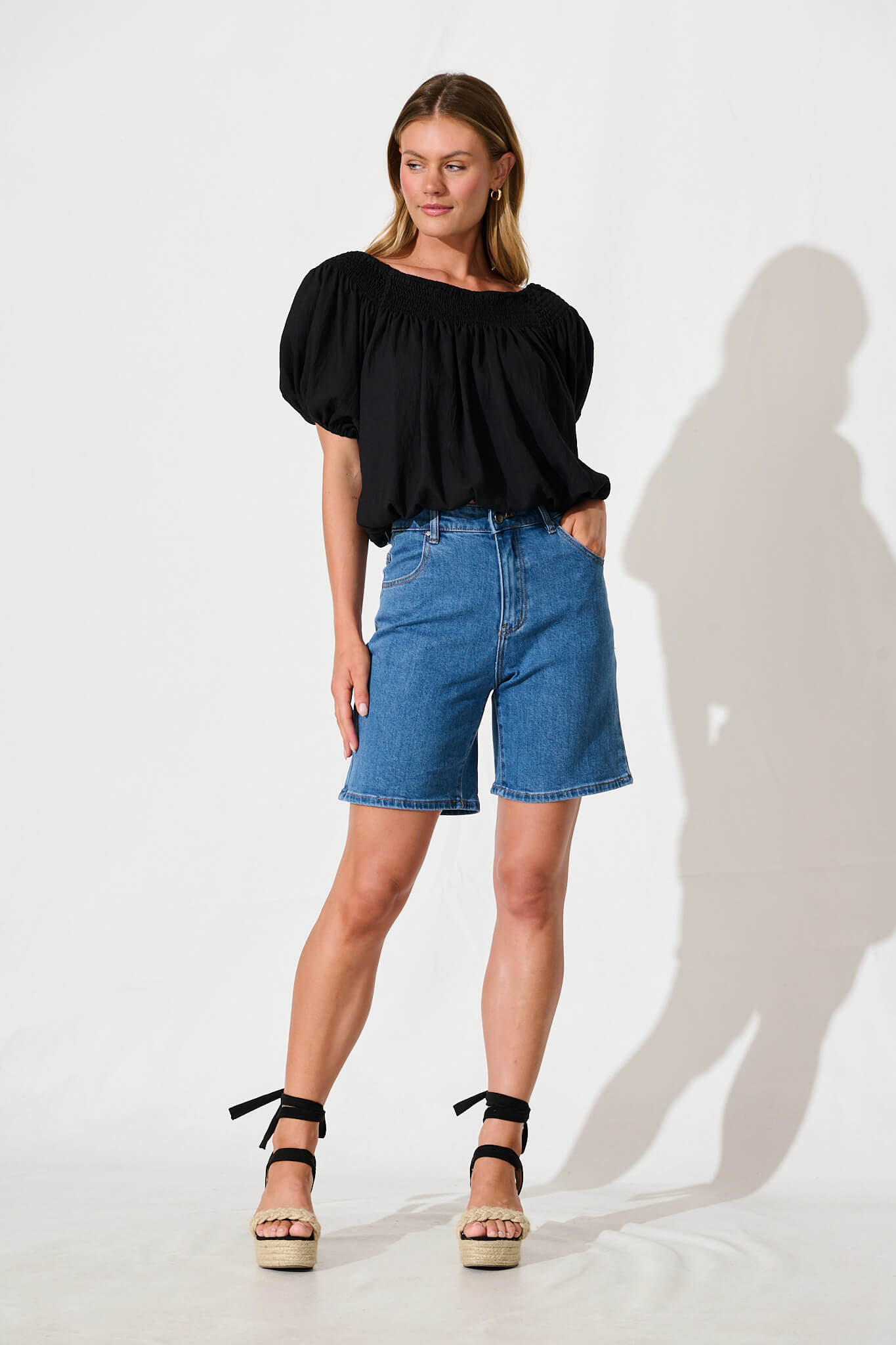Payette Shorts in Mid Blue Denim