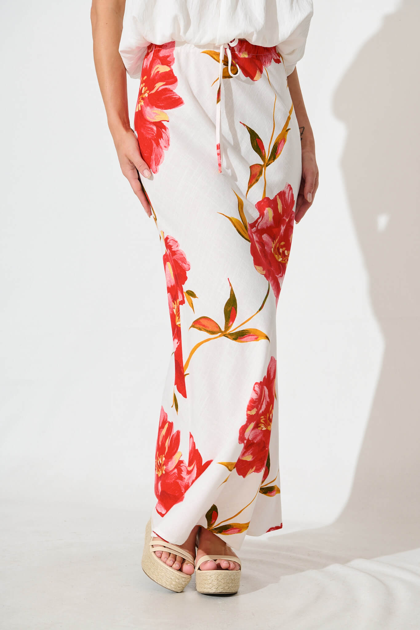 Tamina Maxi Skirt in White With Red Flower Linen Blend