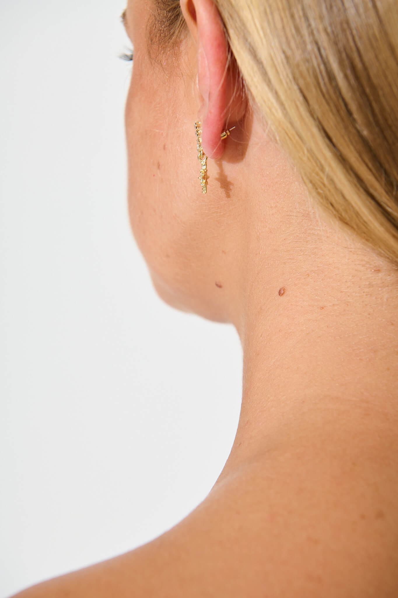 Memu Earrings In Gold With Drop Star
