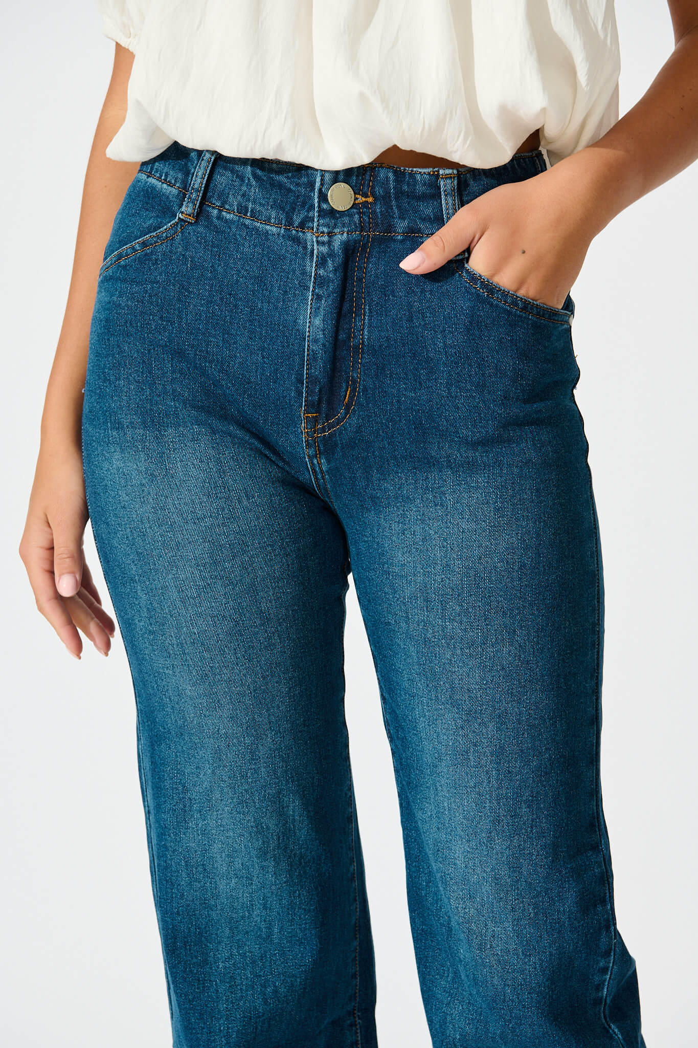 Maxille High Rise Wide Leg Jean in Dark Blue Denim