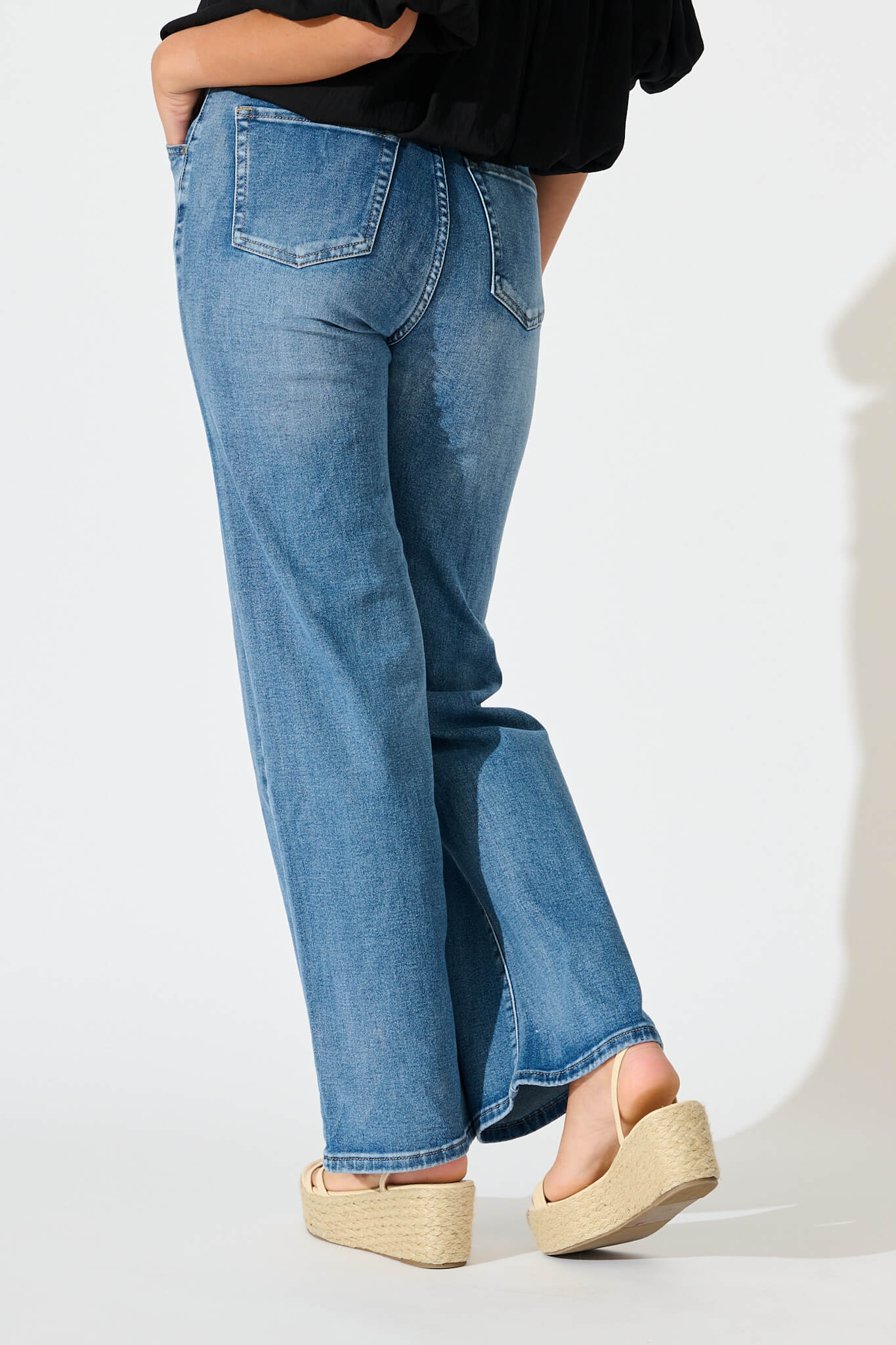 Maxille High Rise Wide Leg Jean in Mid Blue Denim