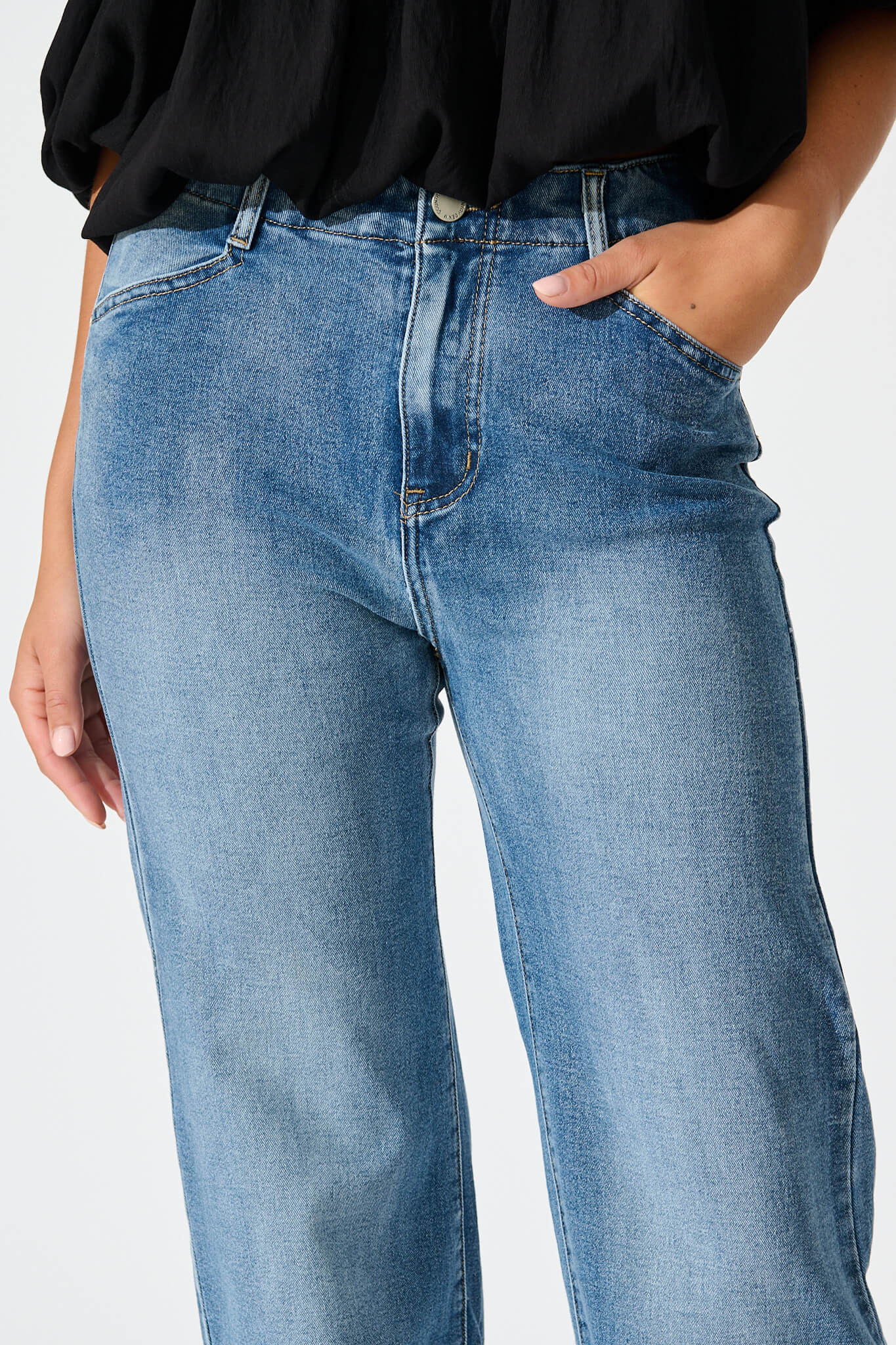 Maxille High Rise Wide Leg Jean in Mid Blue Denim