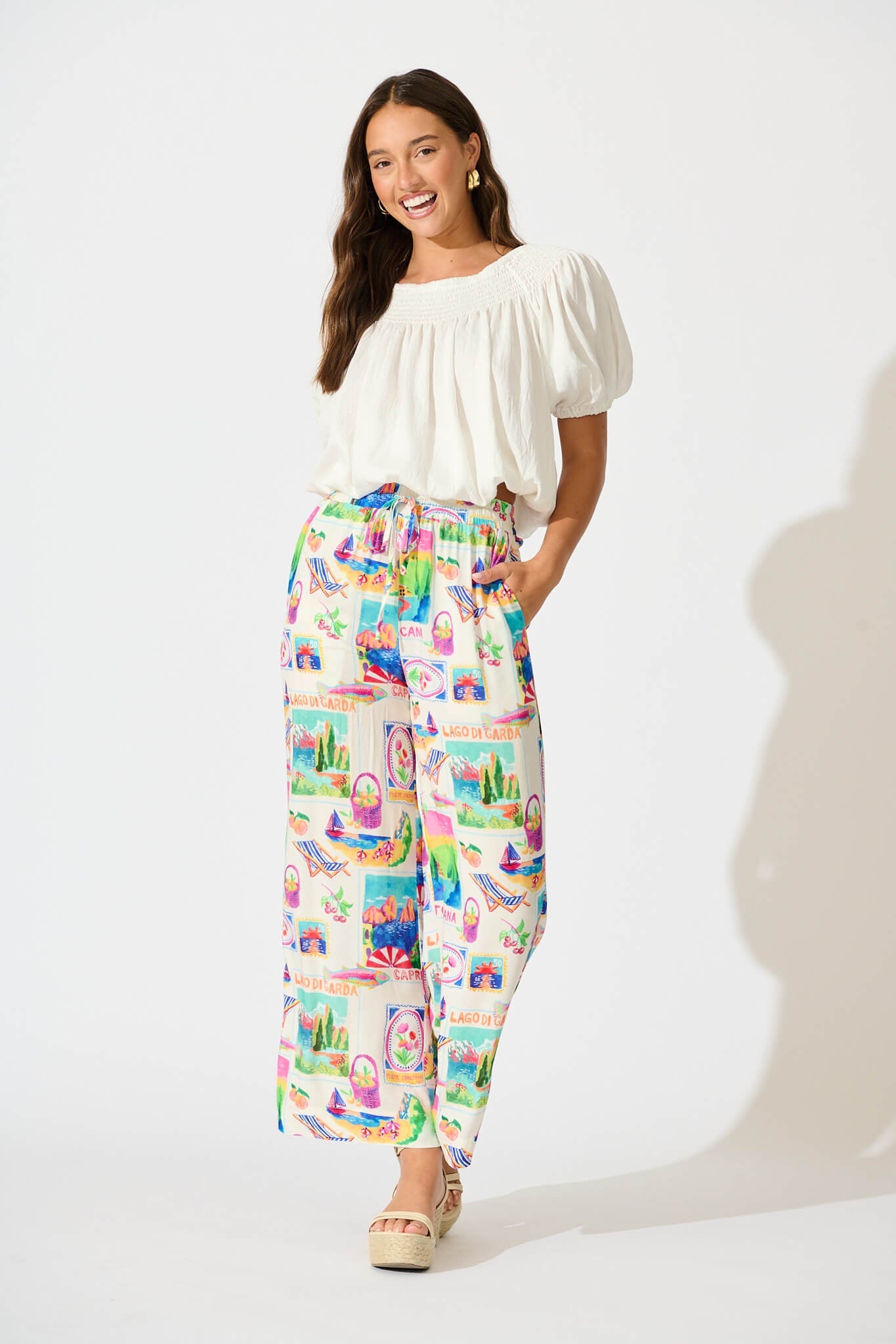 Eldrige Pant In White With Bright Resort Print