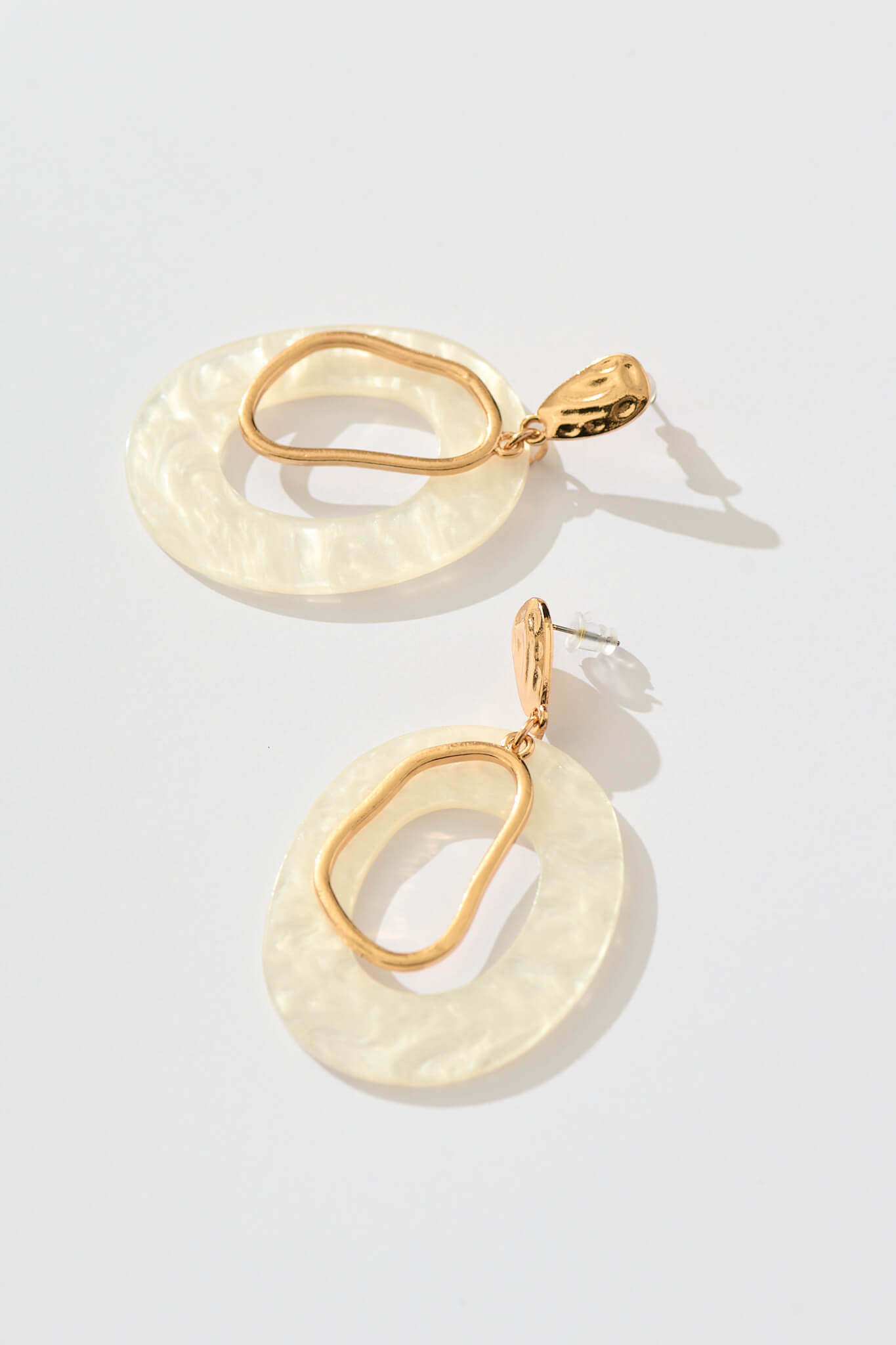 Dalton Drop Earrings in Gold Pearlescent