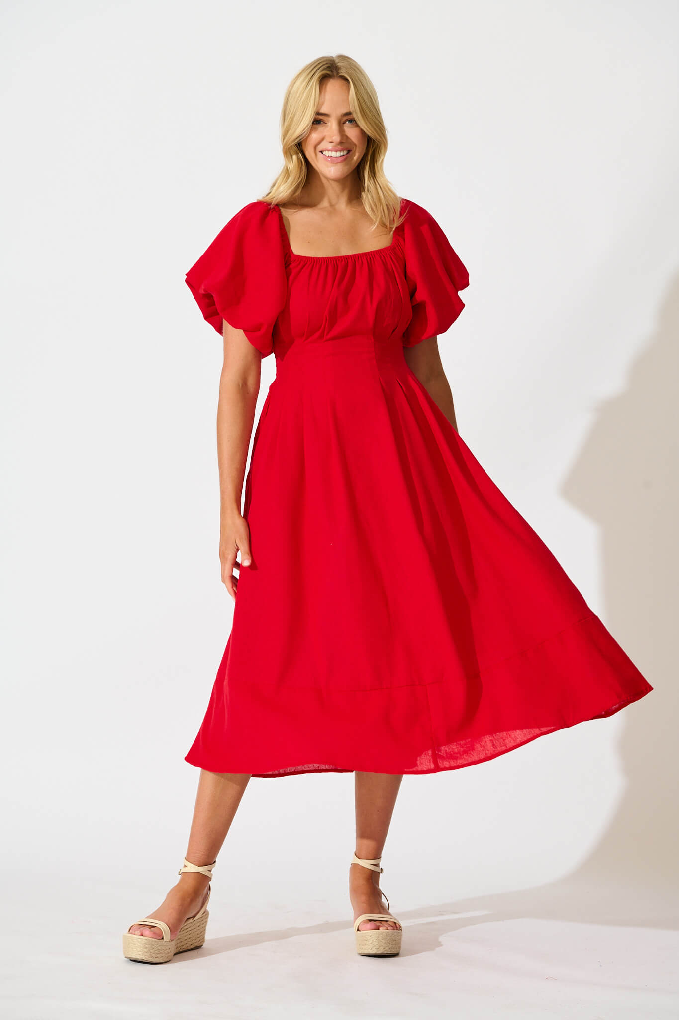 Wintour Midi Dress In Red Linen Blend