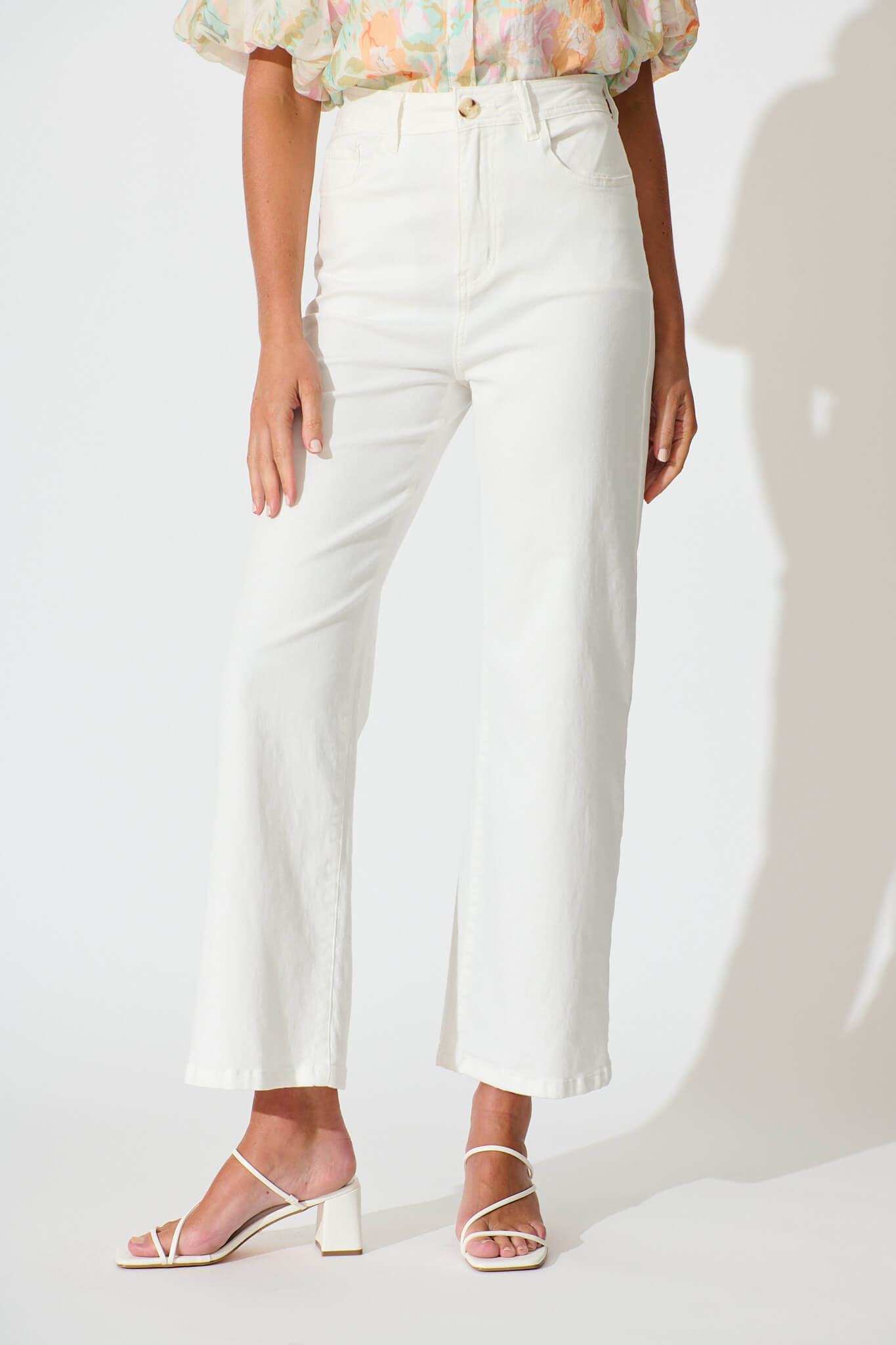 Yoko High Rise Relaxed Leg Jean In White Denim