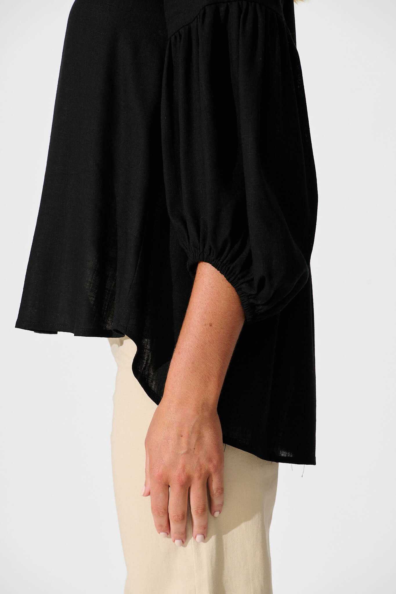 Jasper Top In Black Linen Blend