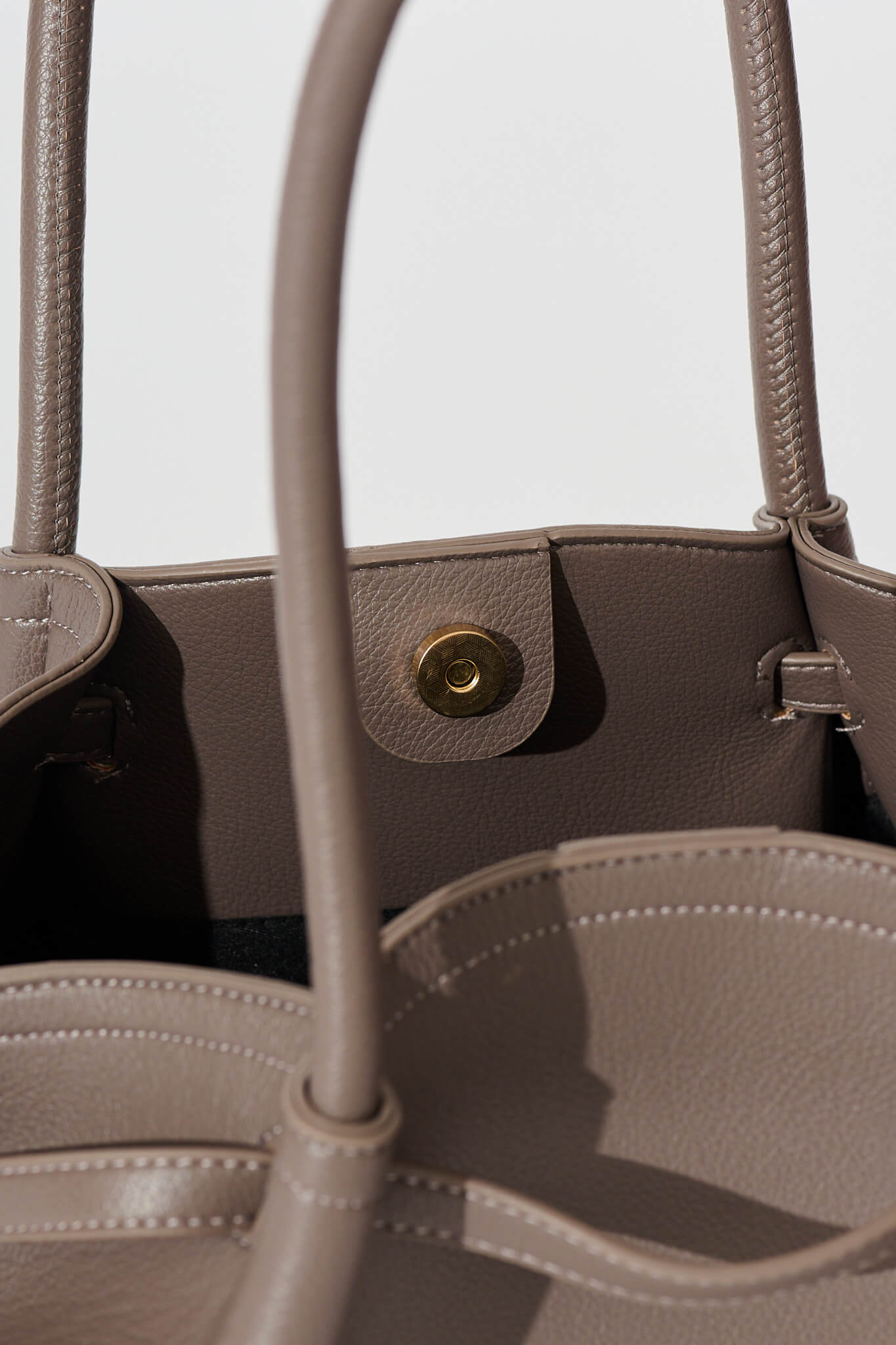 Yuna Tote Bag in Taupe Pebble Faux Leather