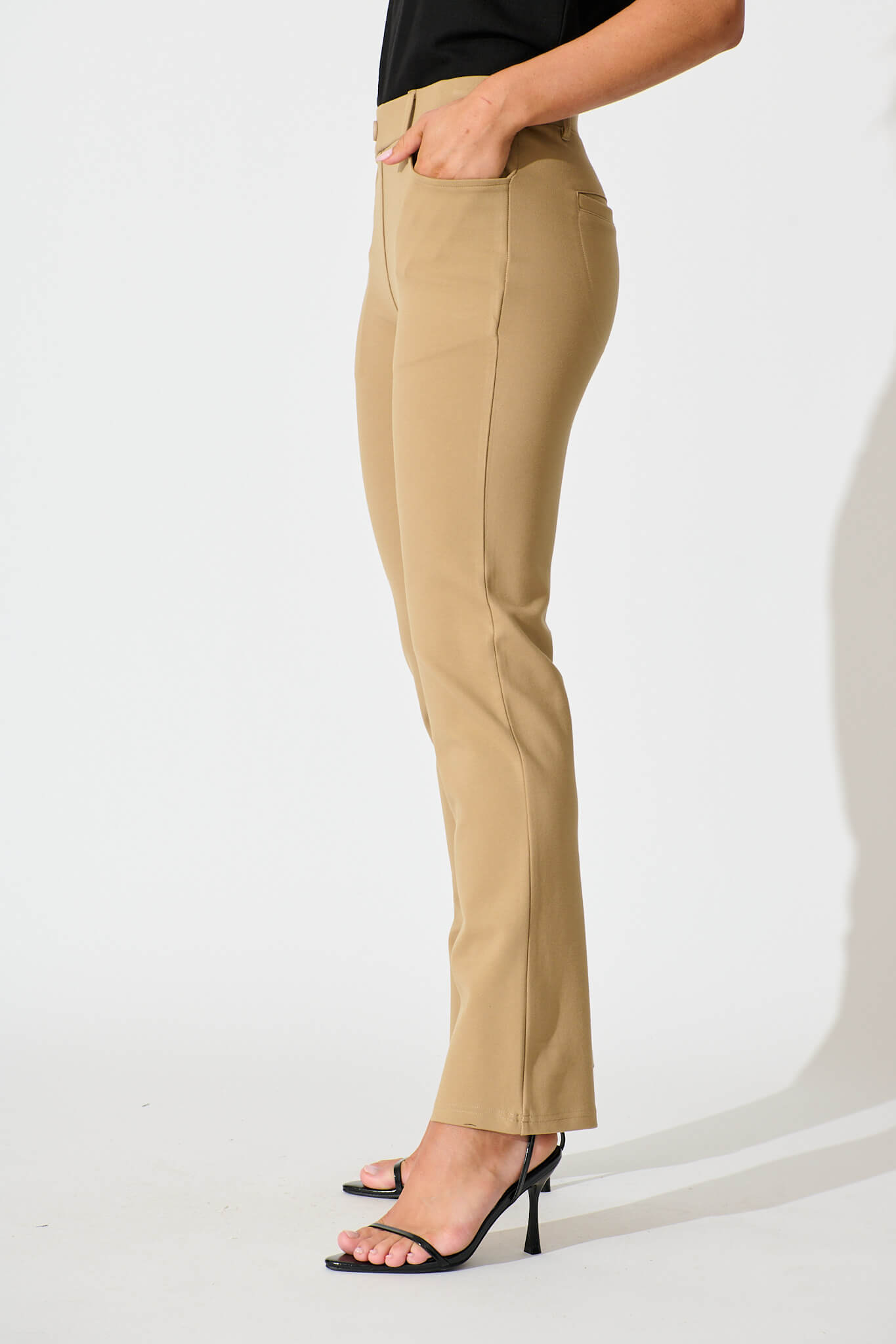 Workflow Stretch Straight Leg Pocket Pant in Caramel