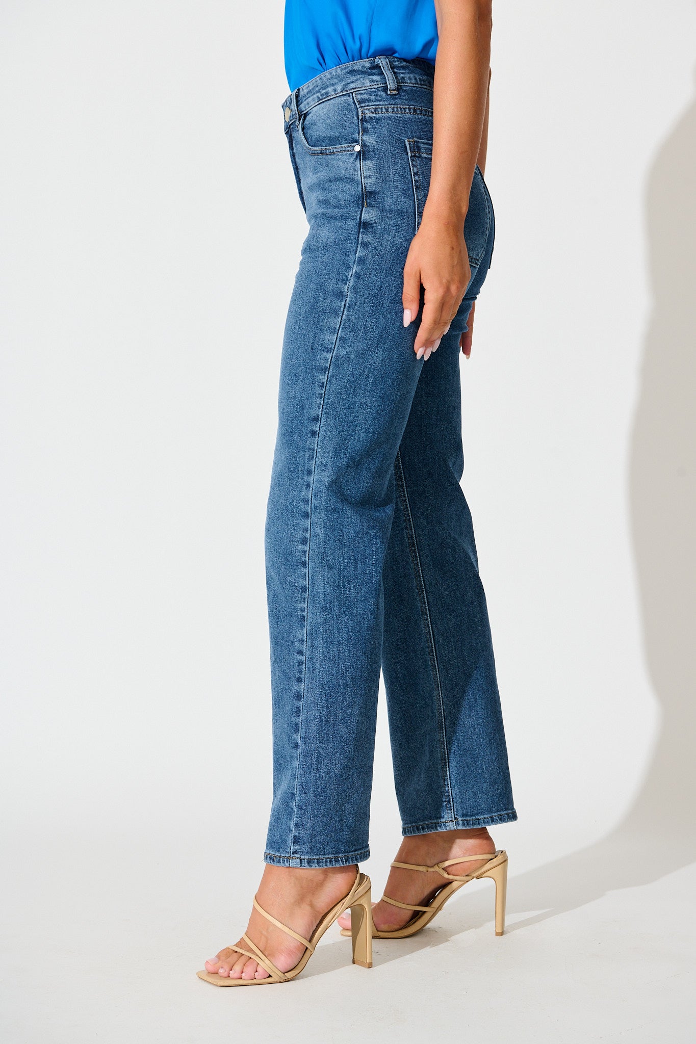 Atwood High Rise Relaxed Leg Jean in Mid Blue Denim