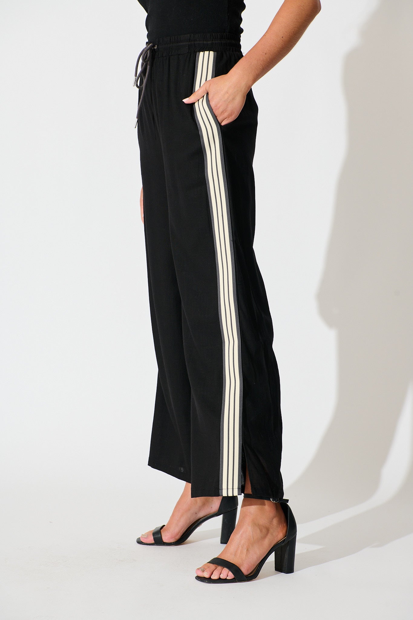 Sweet Escape Pant in Black Linen Blend