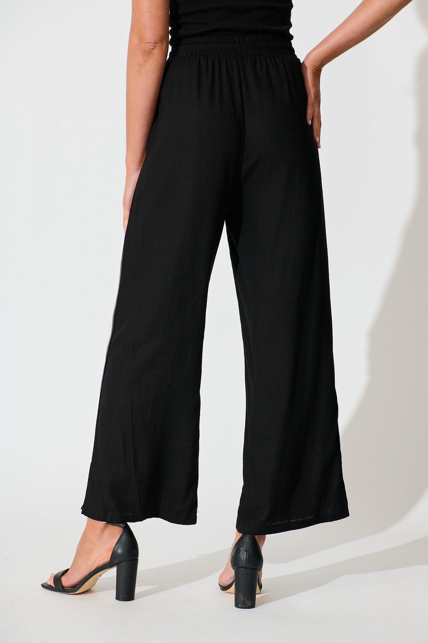 Sweet Escape Pant in Black Linen Blend