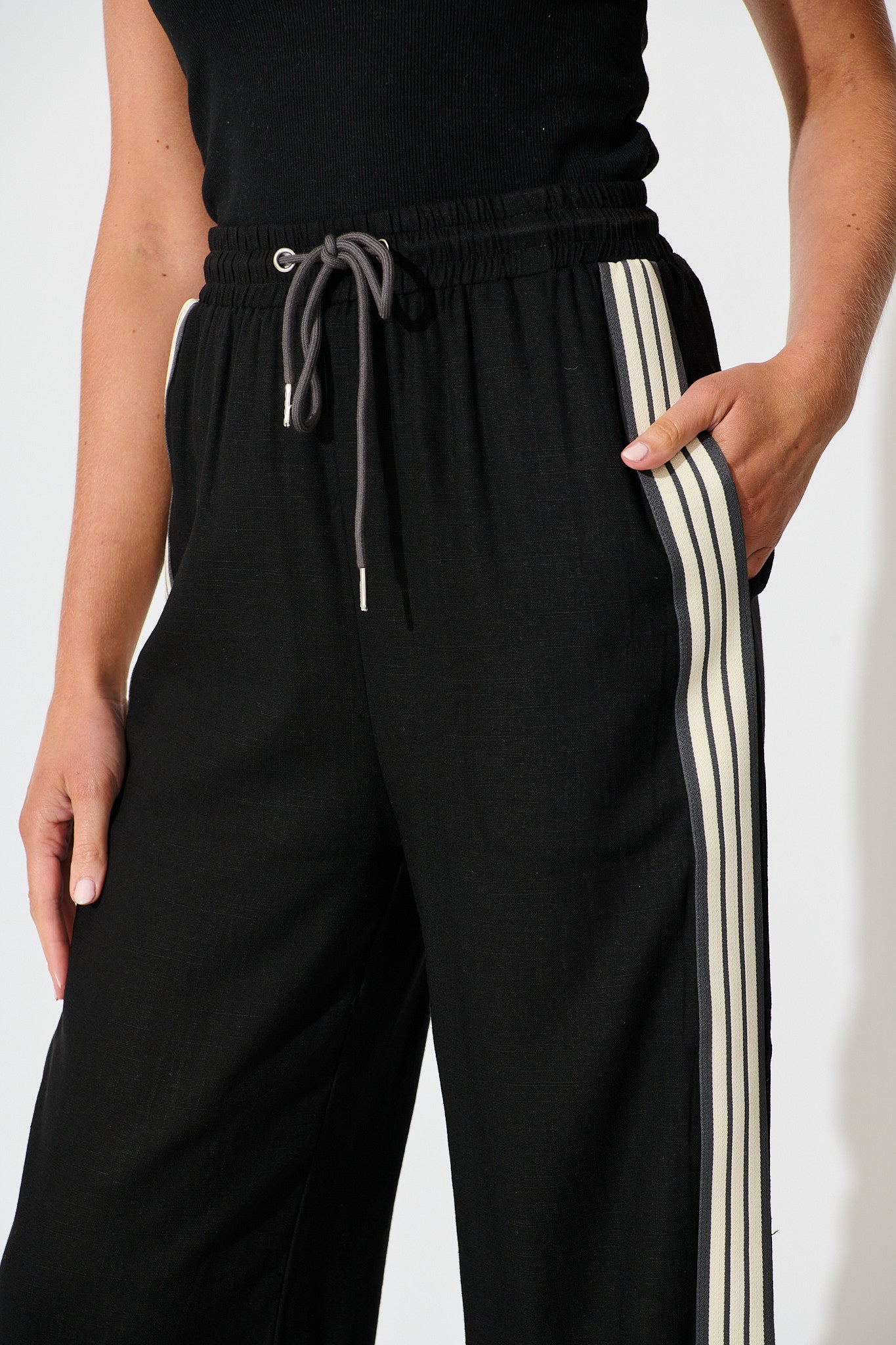 Sweet Escape Pant in Black Linen Blend