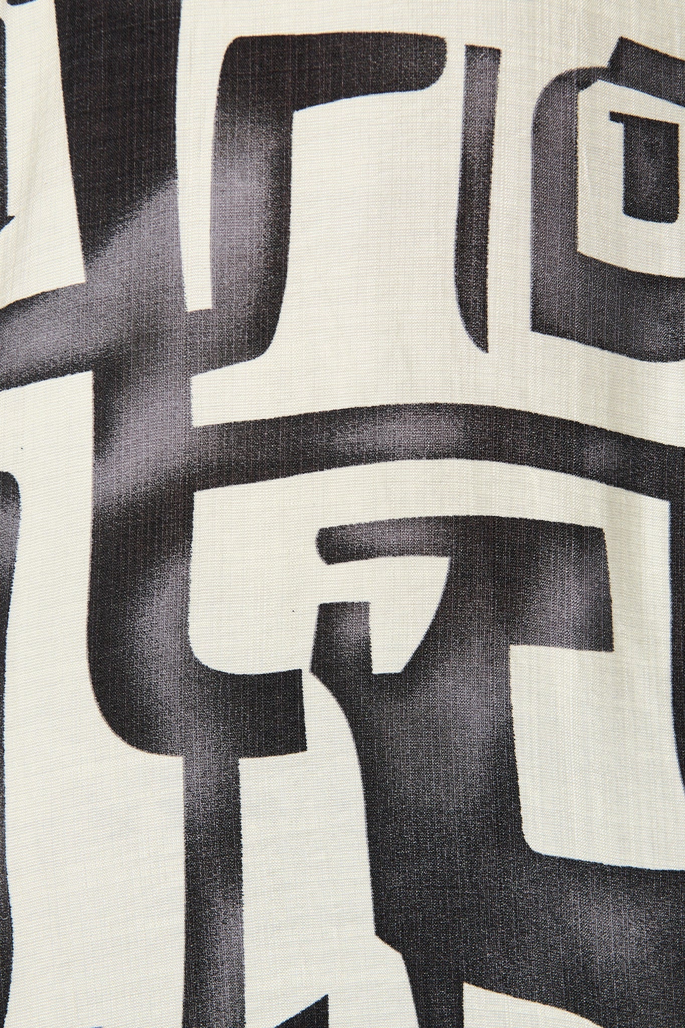 Vibrations Shirt in Black and White Geometric Print