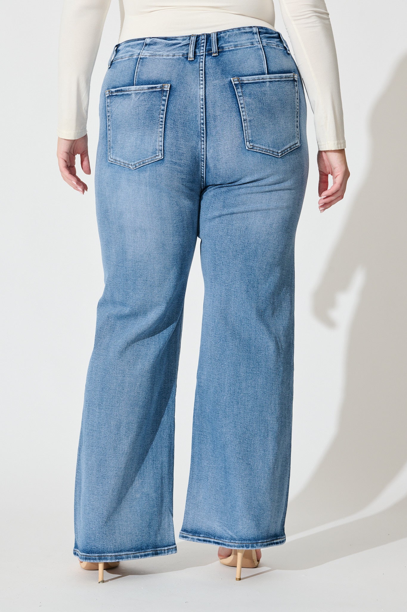 Maxille High Rise Wide Leg Jean in Mid Blue Denim