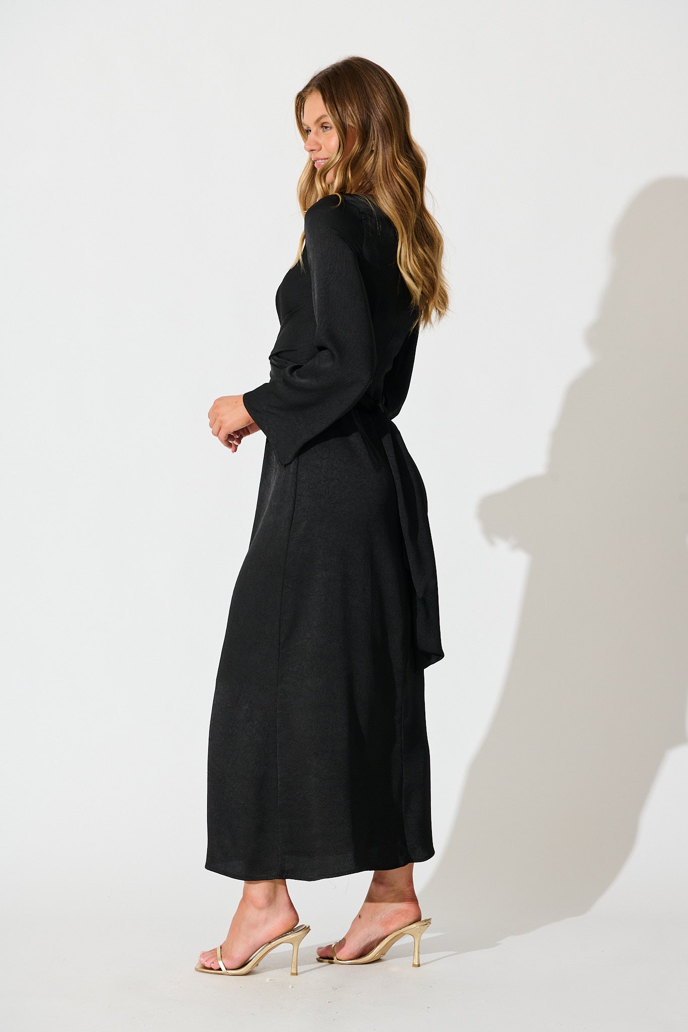 The moment Maxi Dress in Black Crinkle Satin