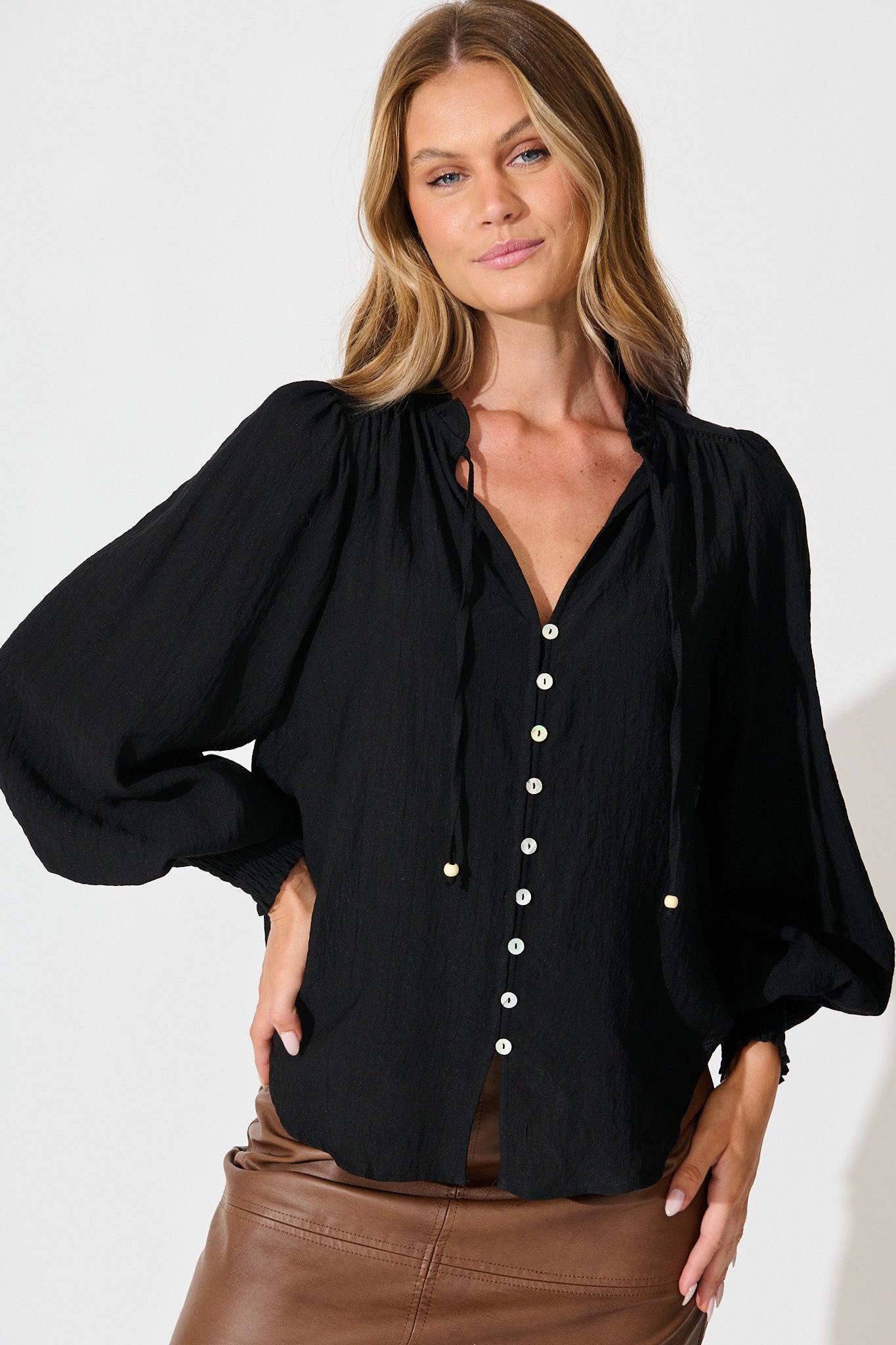 Solara Top in Black