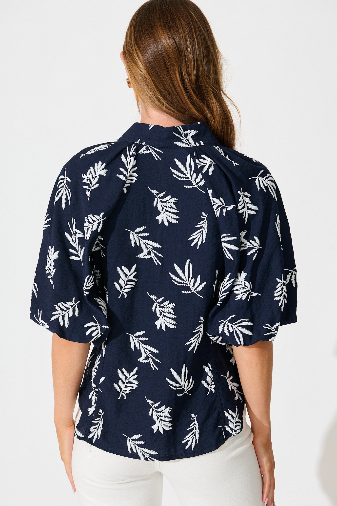 Good Love Shirt in Navy with White Leaf