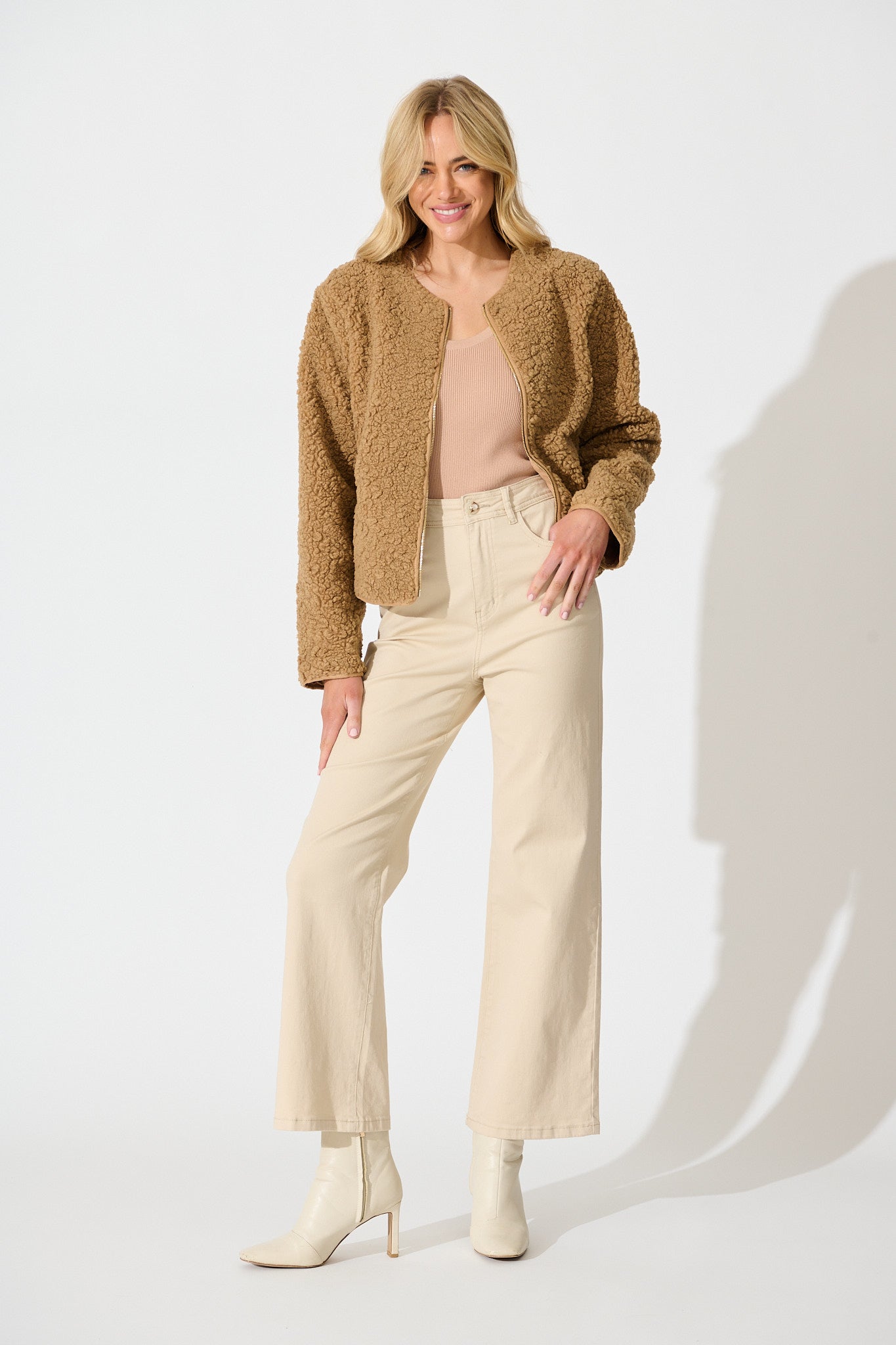 Look My Way Teddy Jacket in Mocha