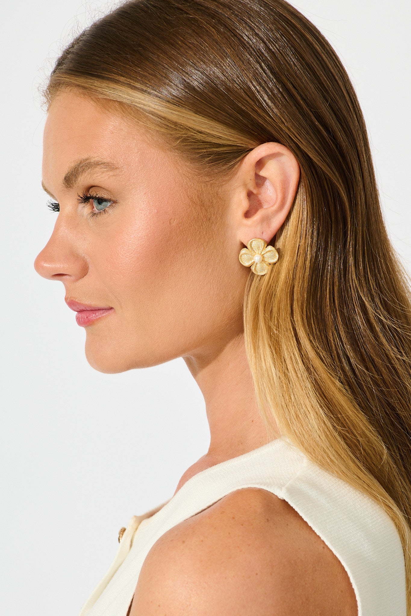 Stephy Flower Earrings in 18K Gold Plated