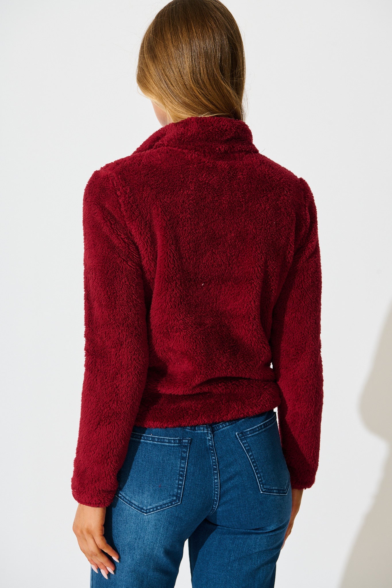 Linea Fluffy Jacket in Wine
