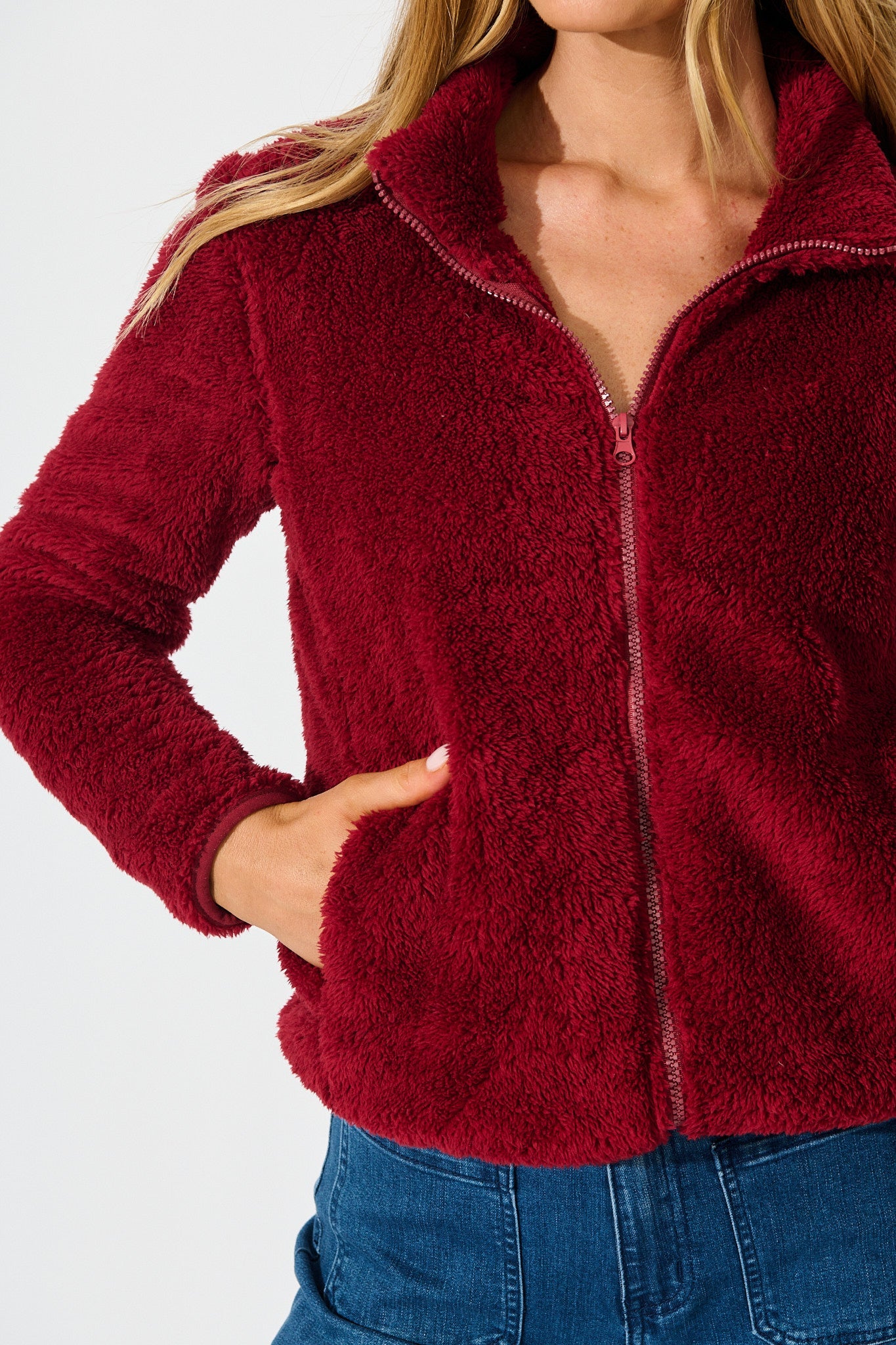Linea Fluffy Jacket in Wine