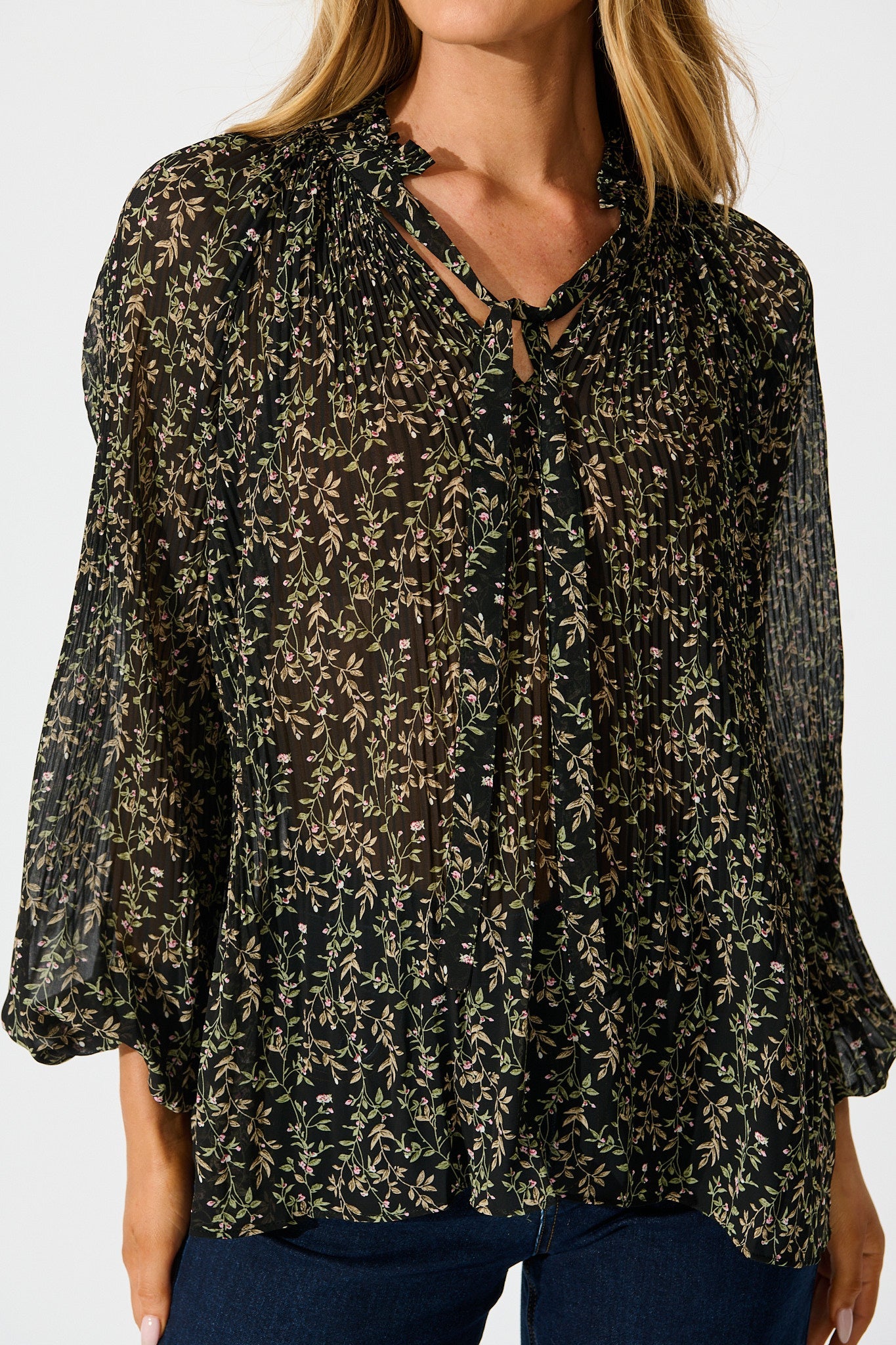 Zahara Top in Black Multi Floral Plisse
