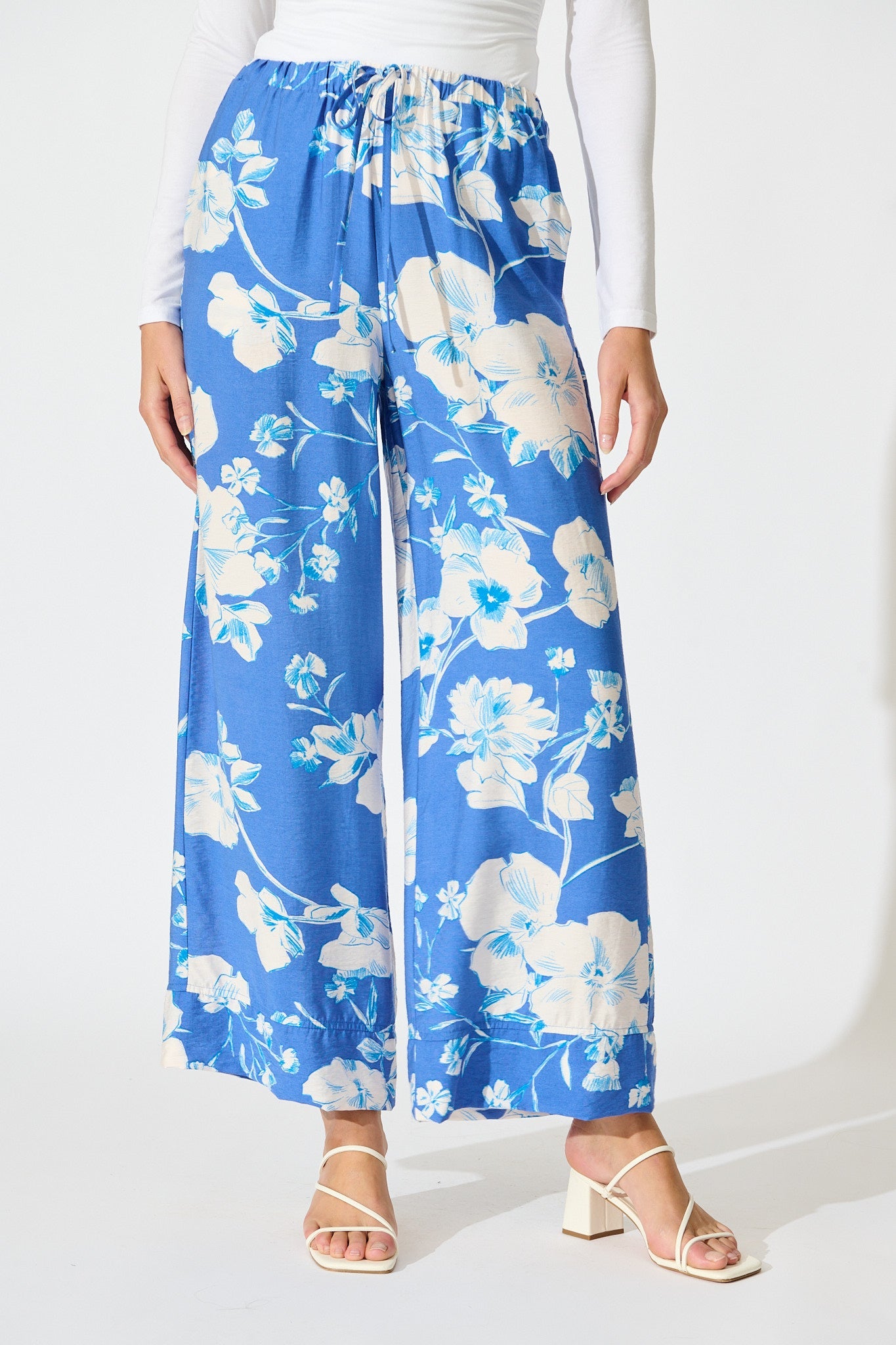 Octavia Pant in Blue with White Floral Linen Blend