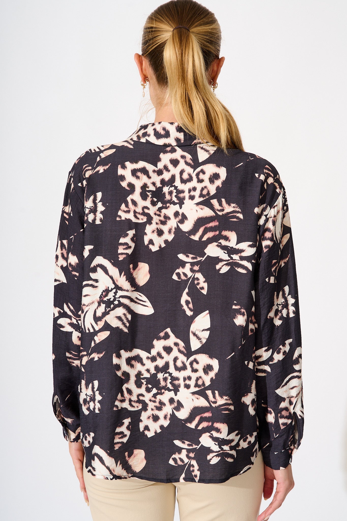 Gina Shirt in Black with Brown Print
