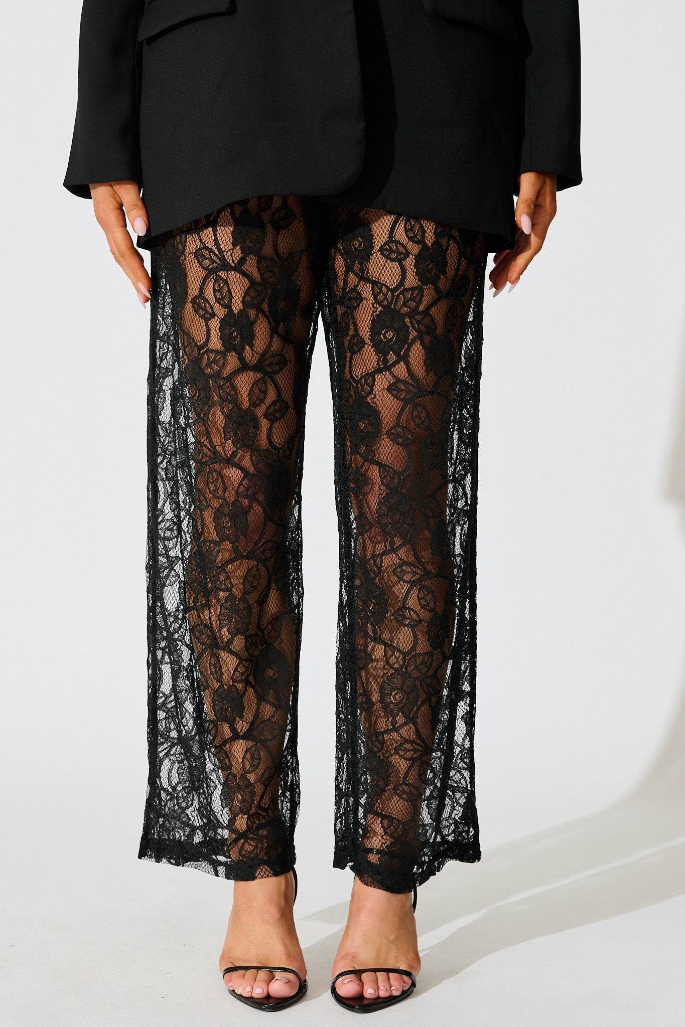 Soft Line Lace Pants In Black