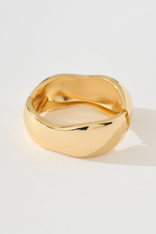 Annie Irregular Round Bangle in Gold