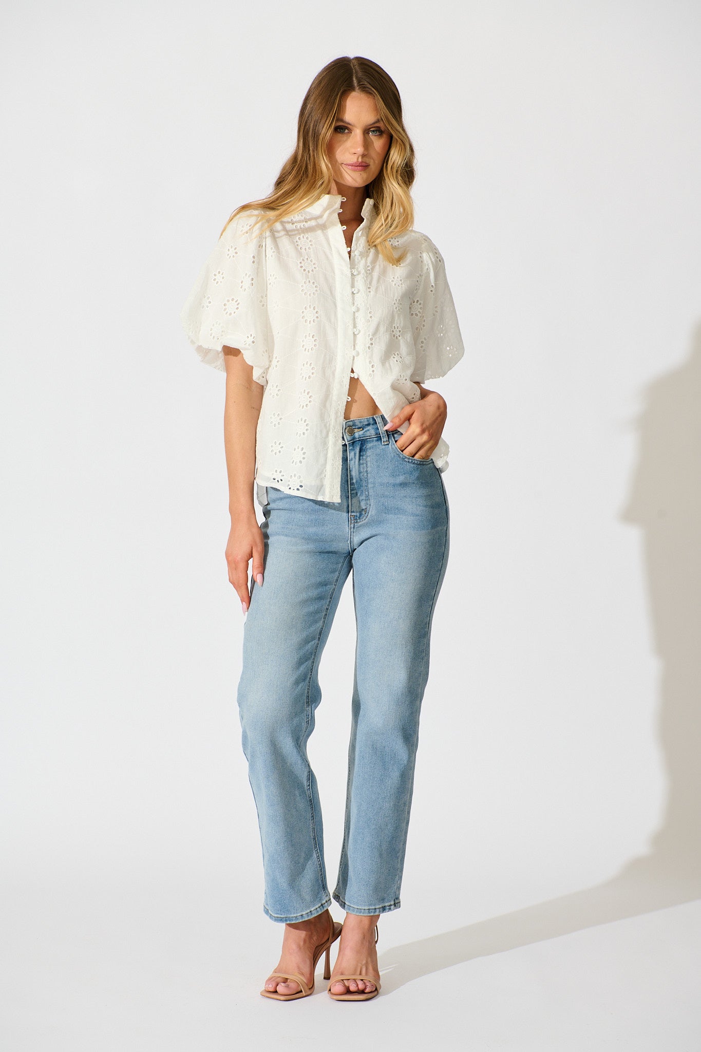 Krizza Top In White Embroidered Cotton