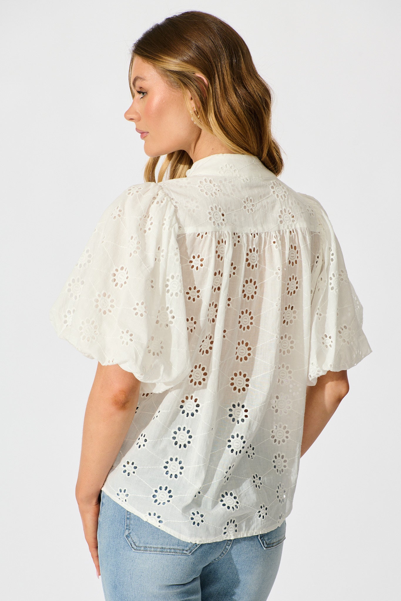 Krizza Top In White Embroidered Cotton