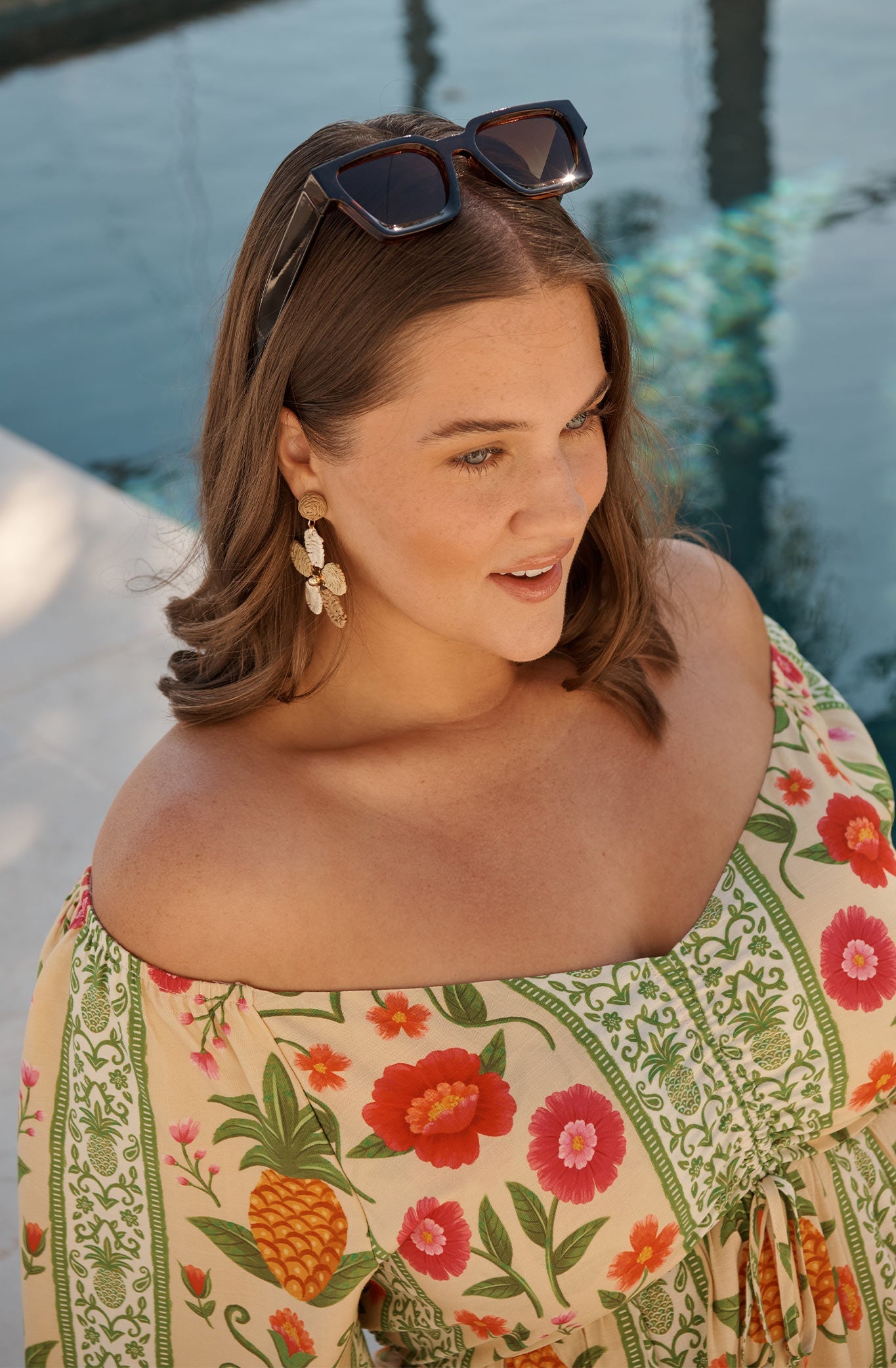 Jury Rectangular Sunglasses in Brown